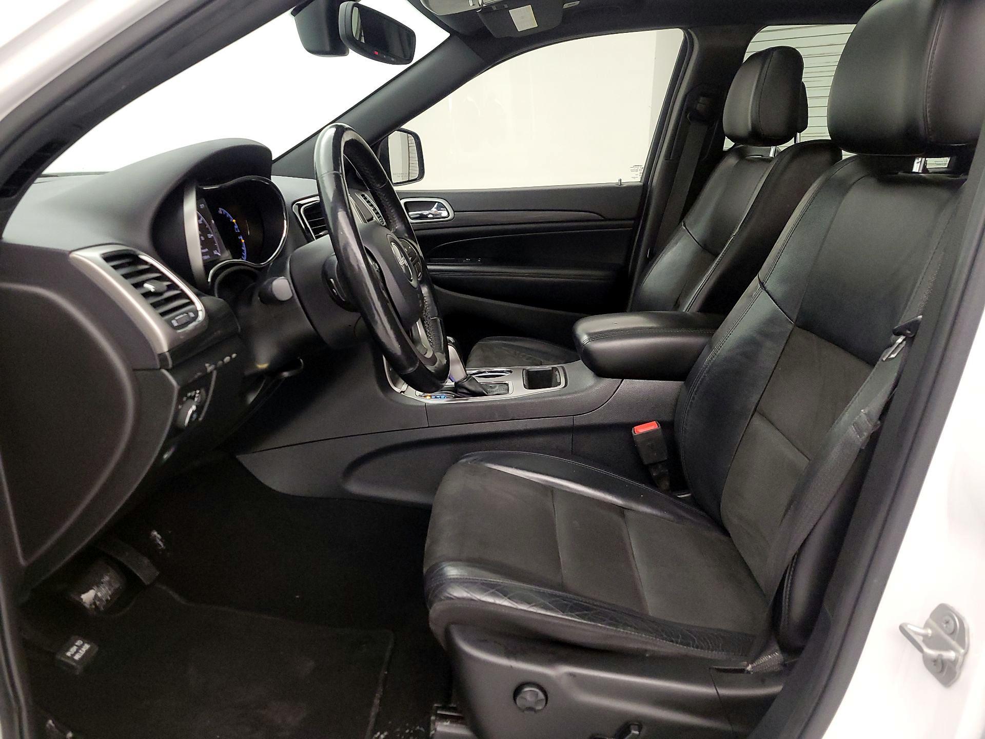 Thumbnail: 2020 Jeep Grand Cherokee - 11