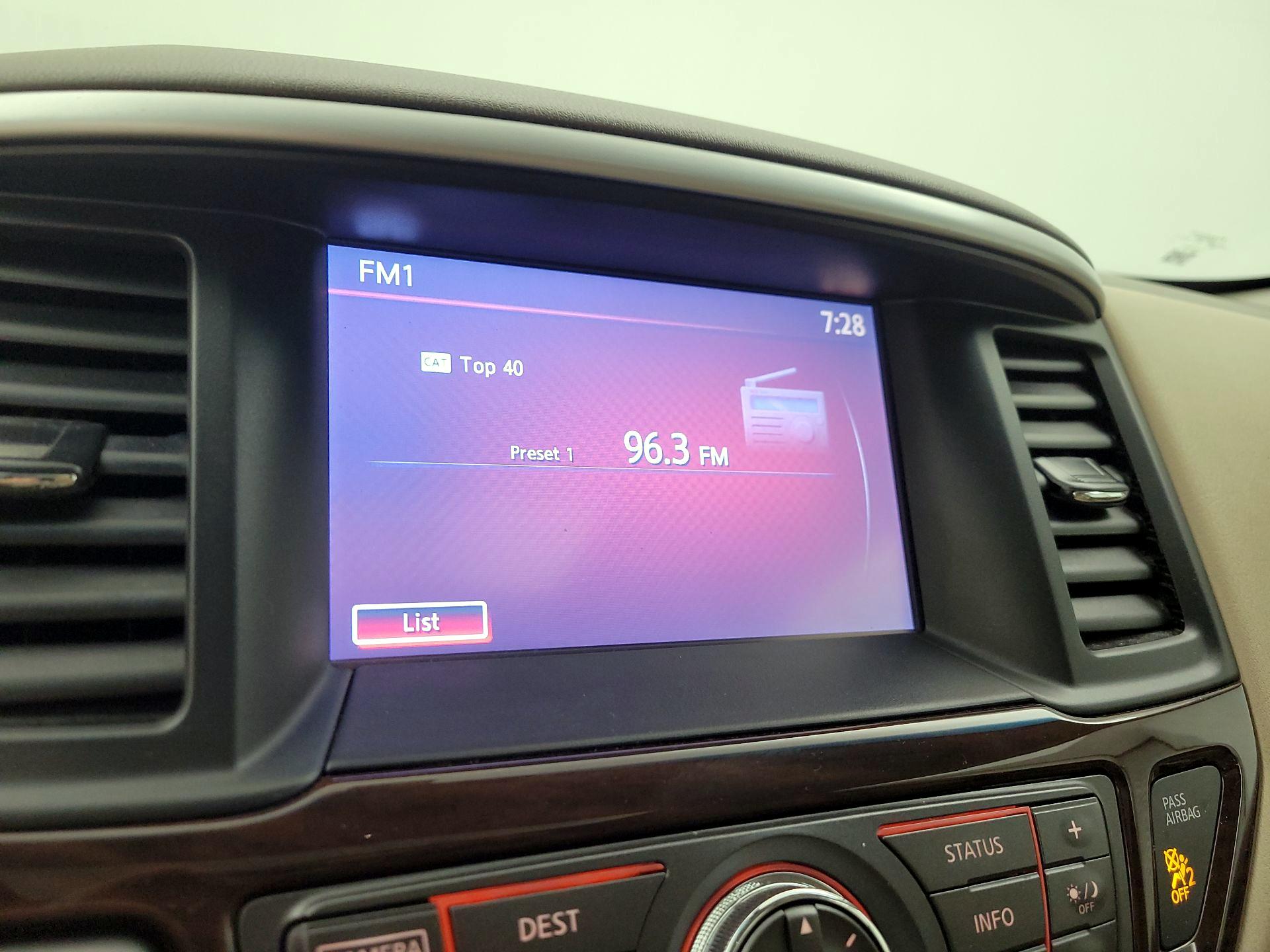 Thumbnail: 2015 Nissan Pathfinder - 16