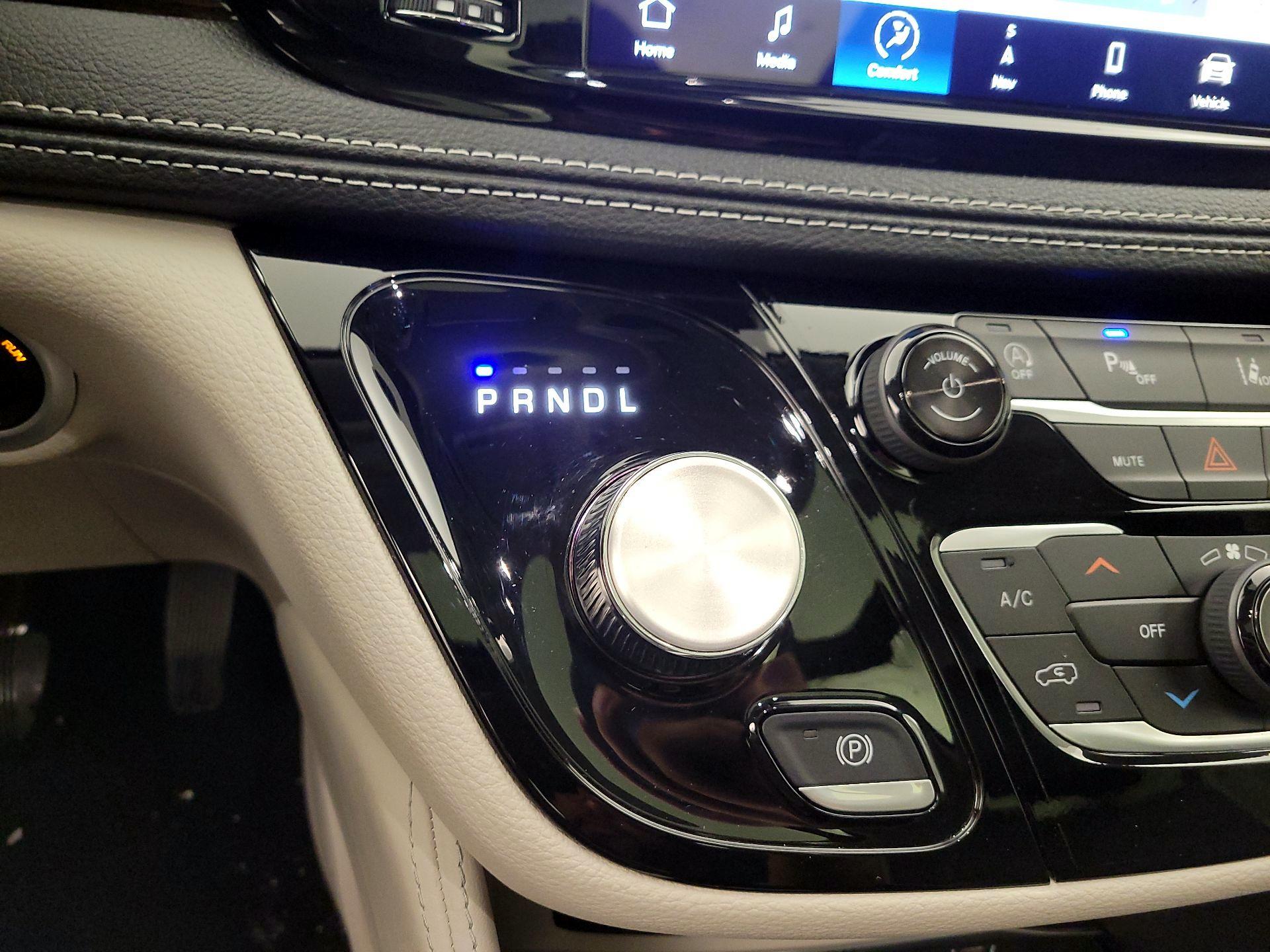 Thumbnail: 2024 Chrysler Pacifica - 18