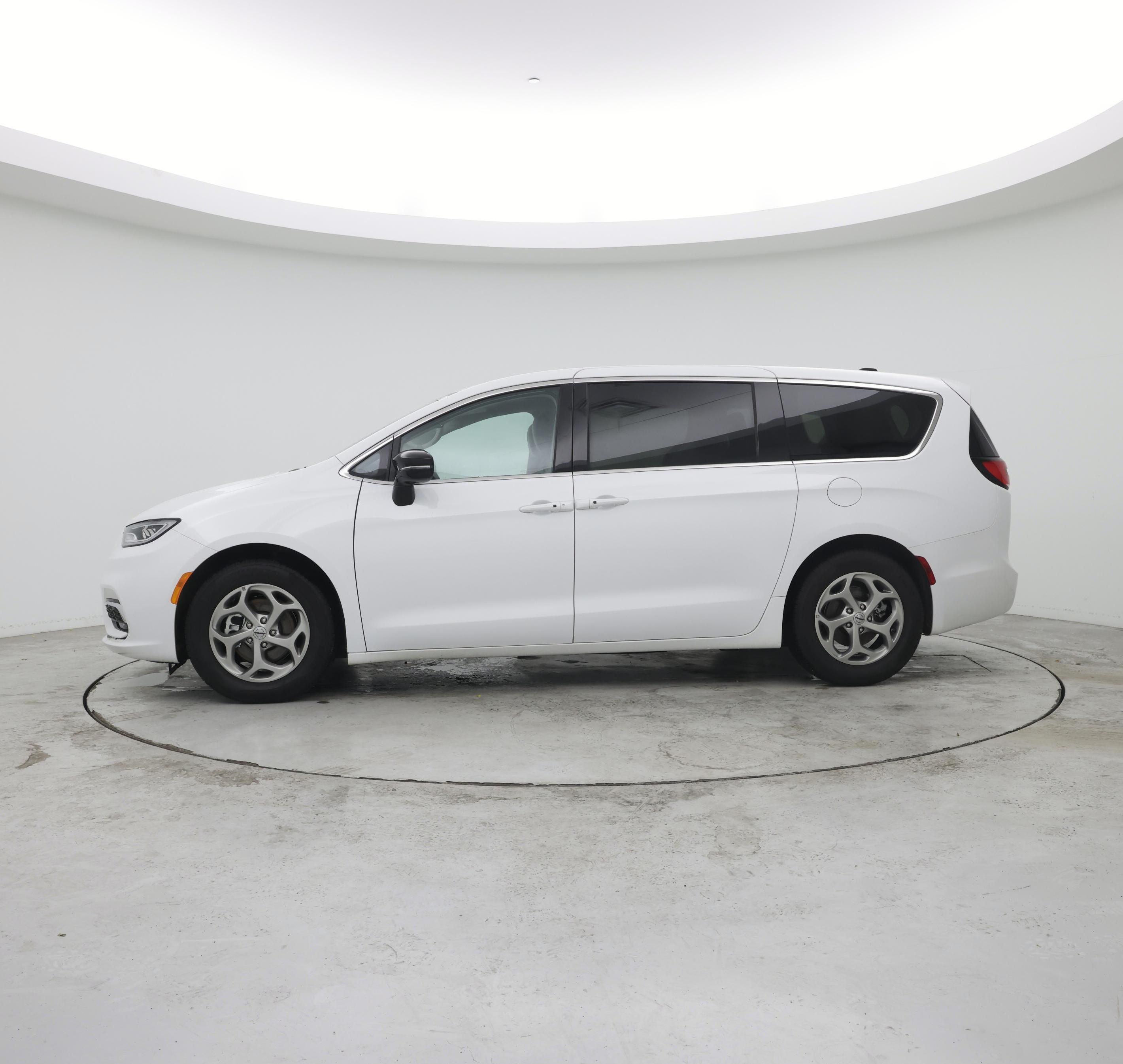 Thumbnail: 2024 Chrysler Pacifica - 3