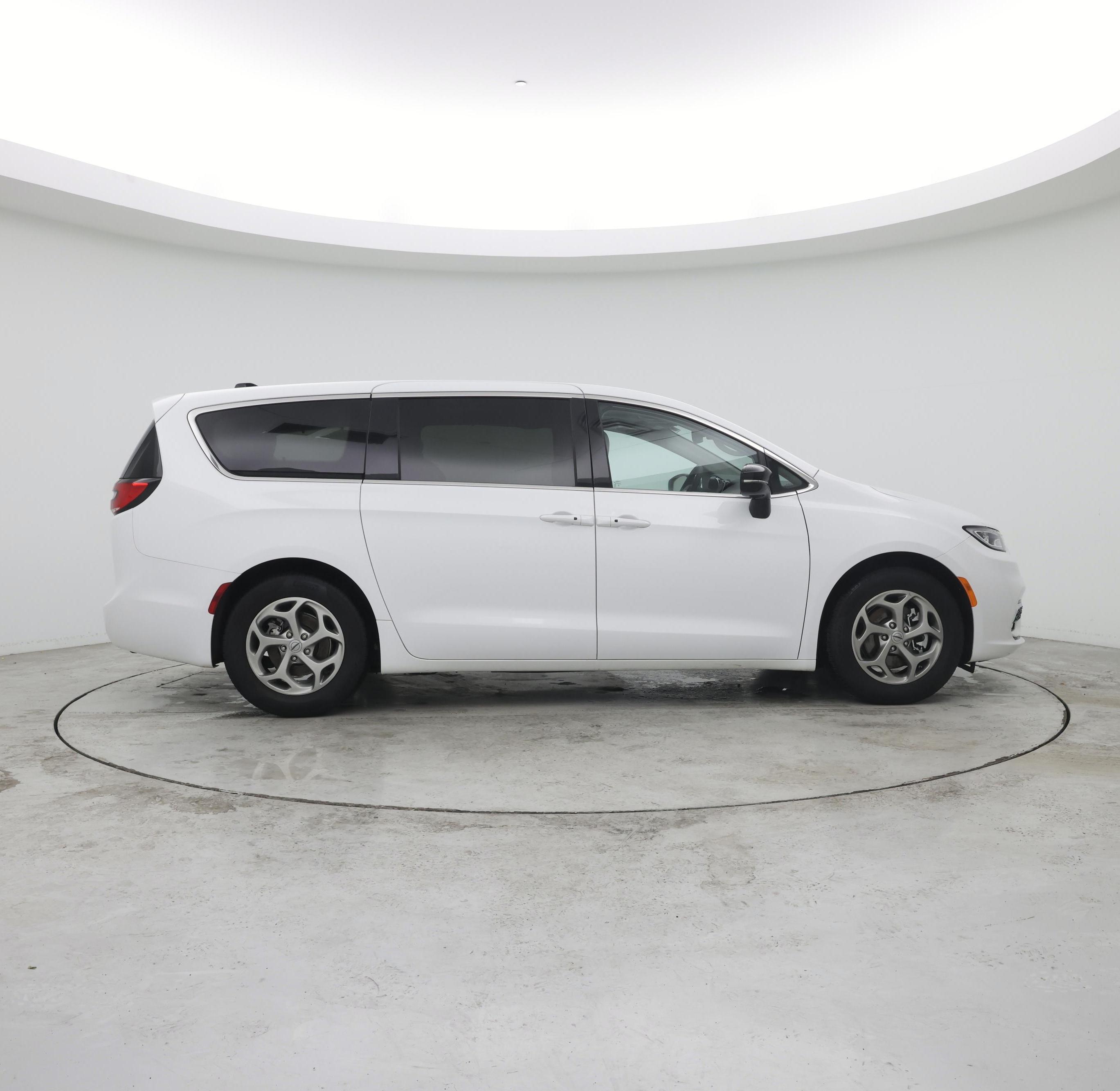 Thumbnail: 2024 Chrysler Pacifica - 7