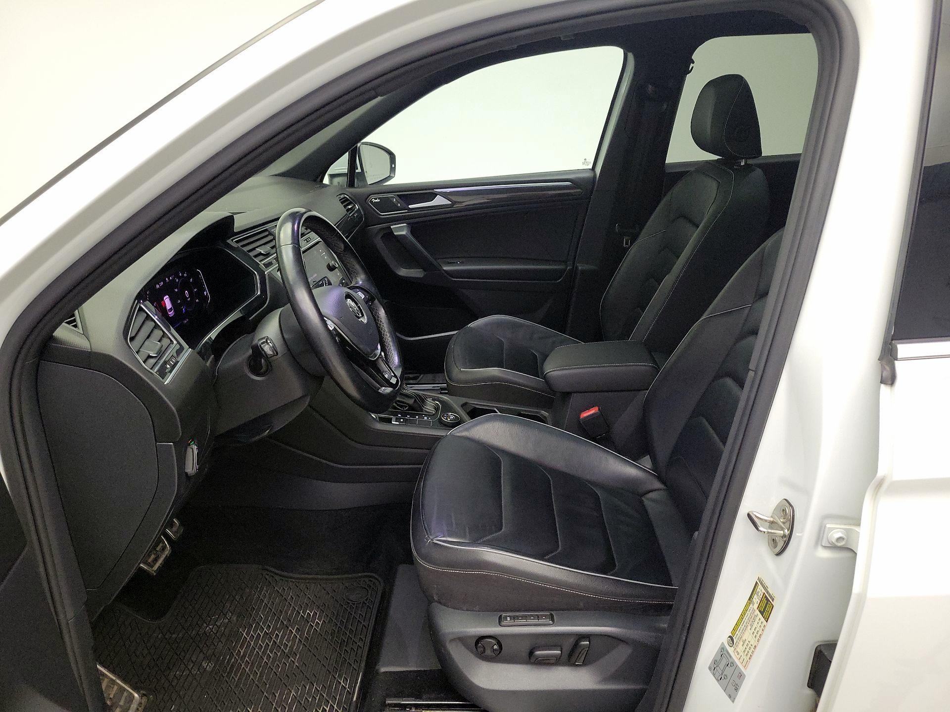 Thumbnail: 2021 Volkswagen Tiguan - 11