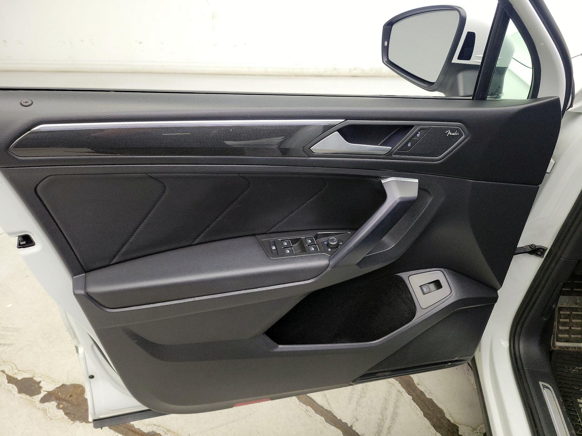 Thumbnail: 2021 Volkswagen Tiguan - 12