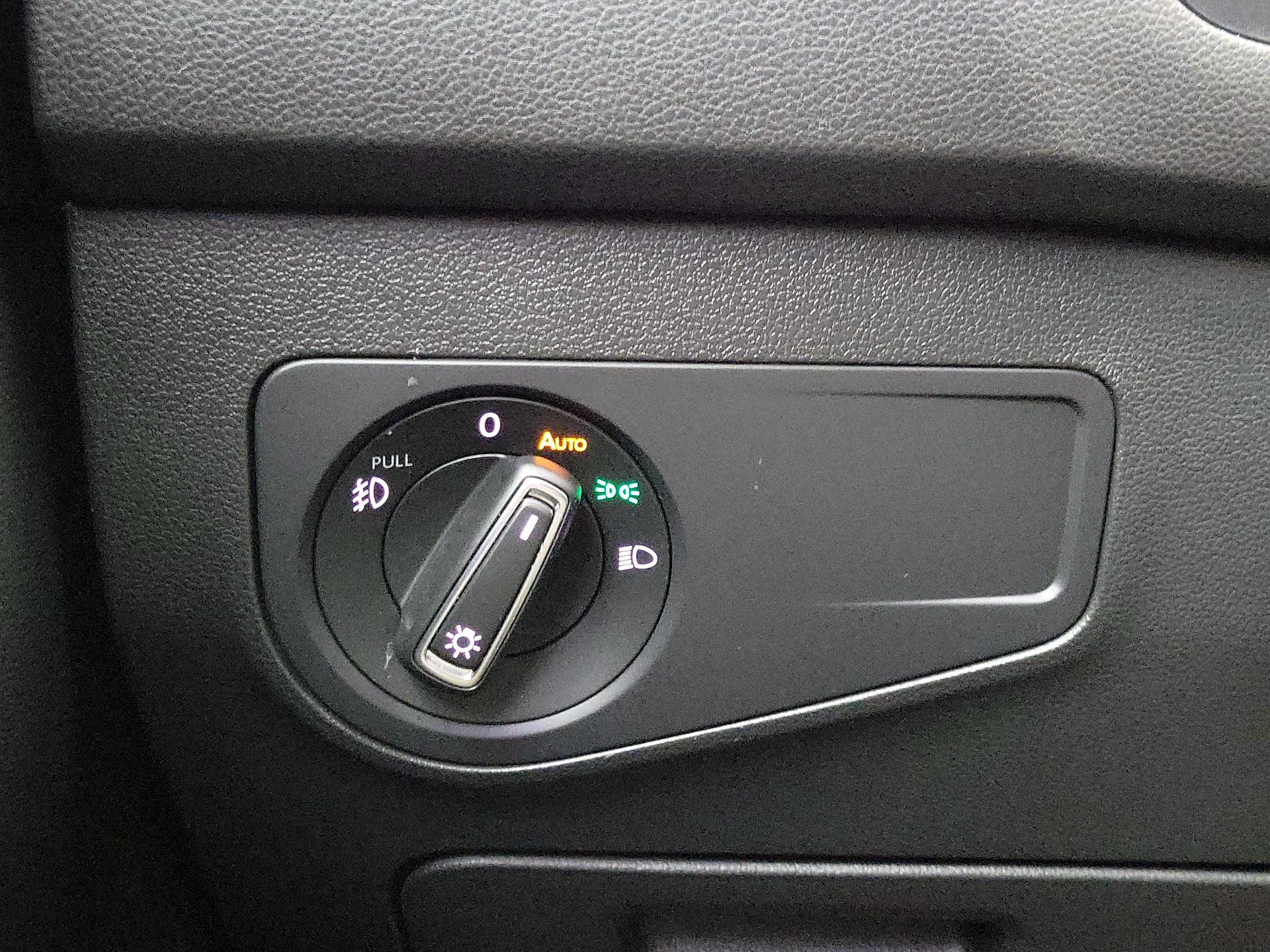 Thumbnail: 2021 Volkswagen Tiguan - 13