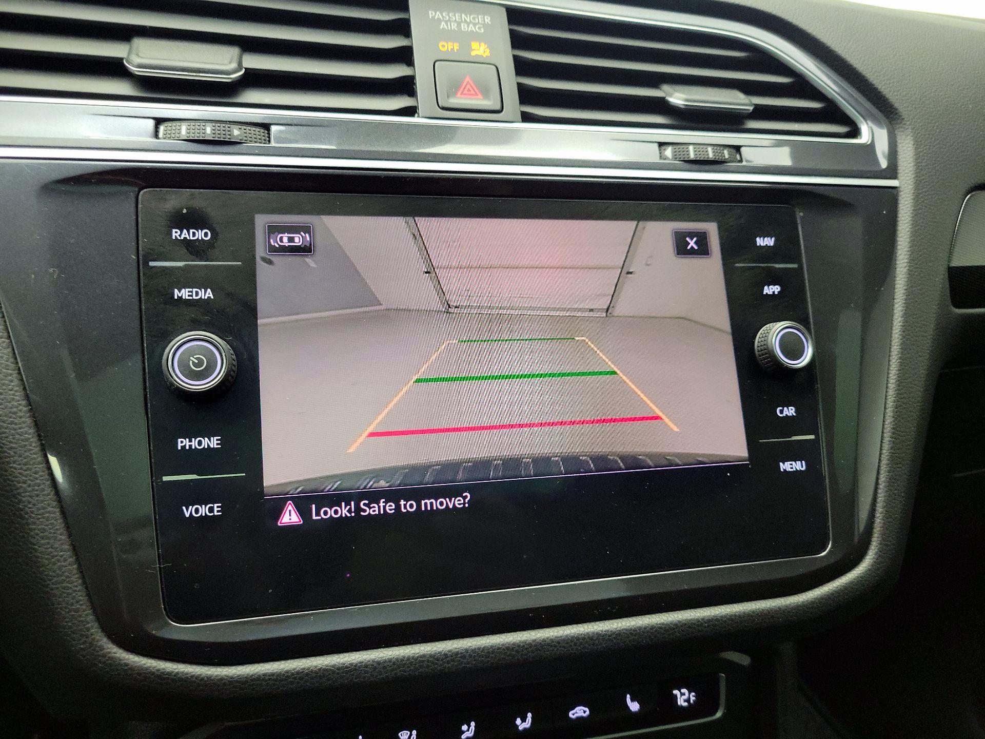 Thumbnail: 2021 Volkswagen Tiguan - 15