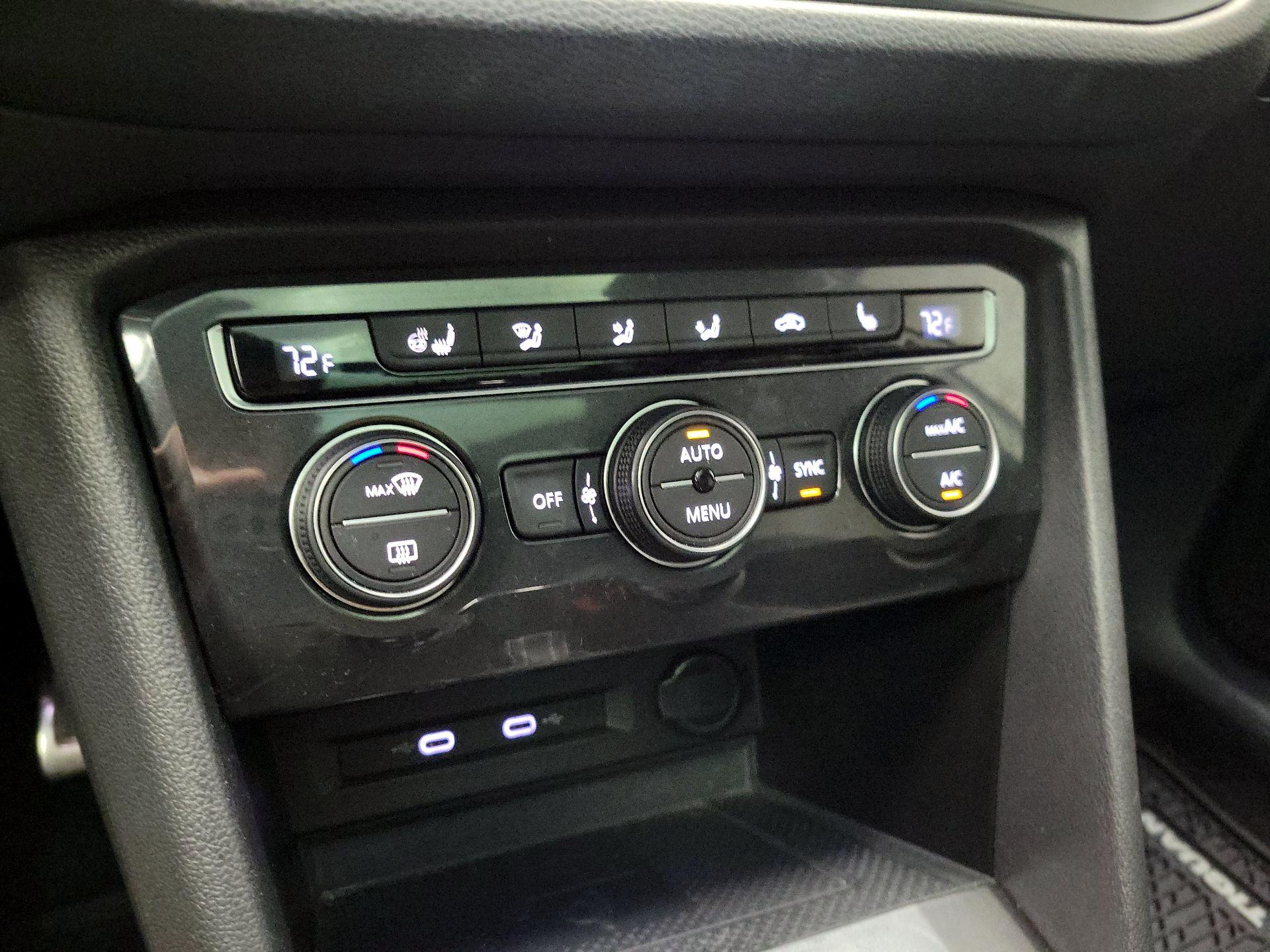 Thumbnail: 2021 Volkswagen Tiguan - 17