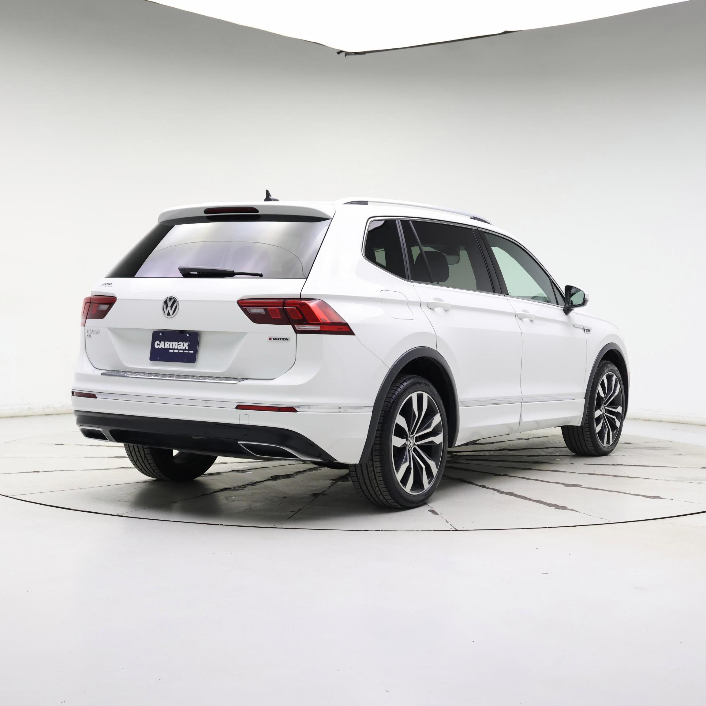 Thumbnail: 2021 Volkswagen Tiguan - 8