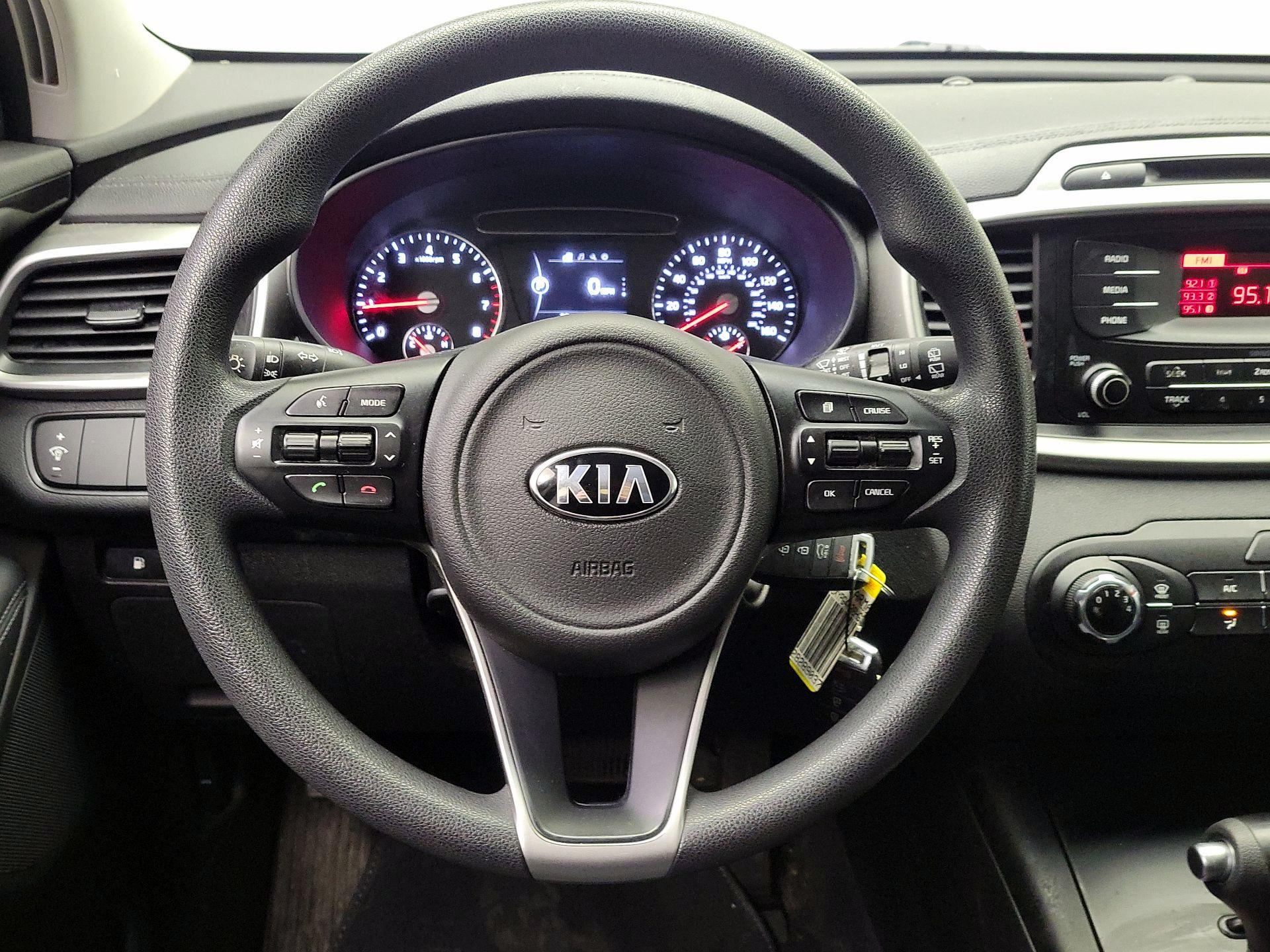 Thumbnail: 2017 Kia Sorento - 10