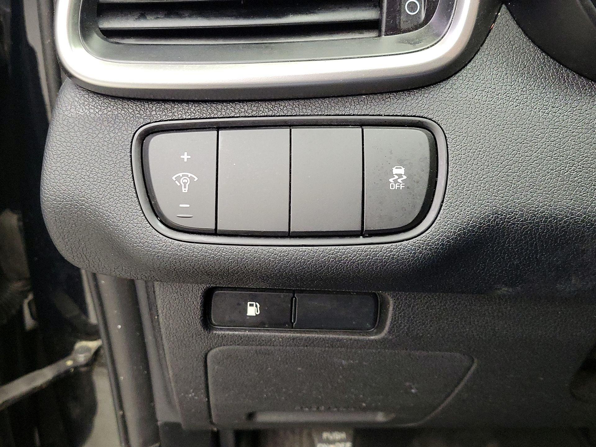 Thumbnail: 2017 Kia Sorento - 13