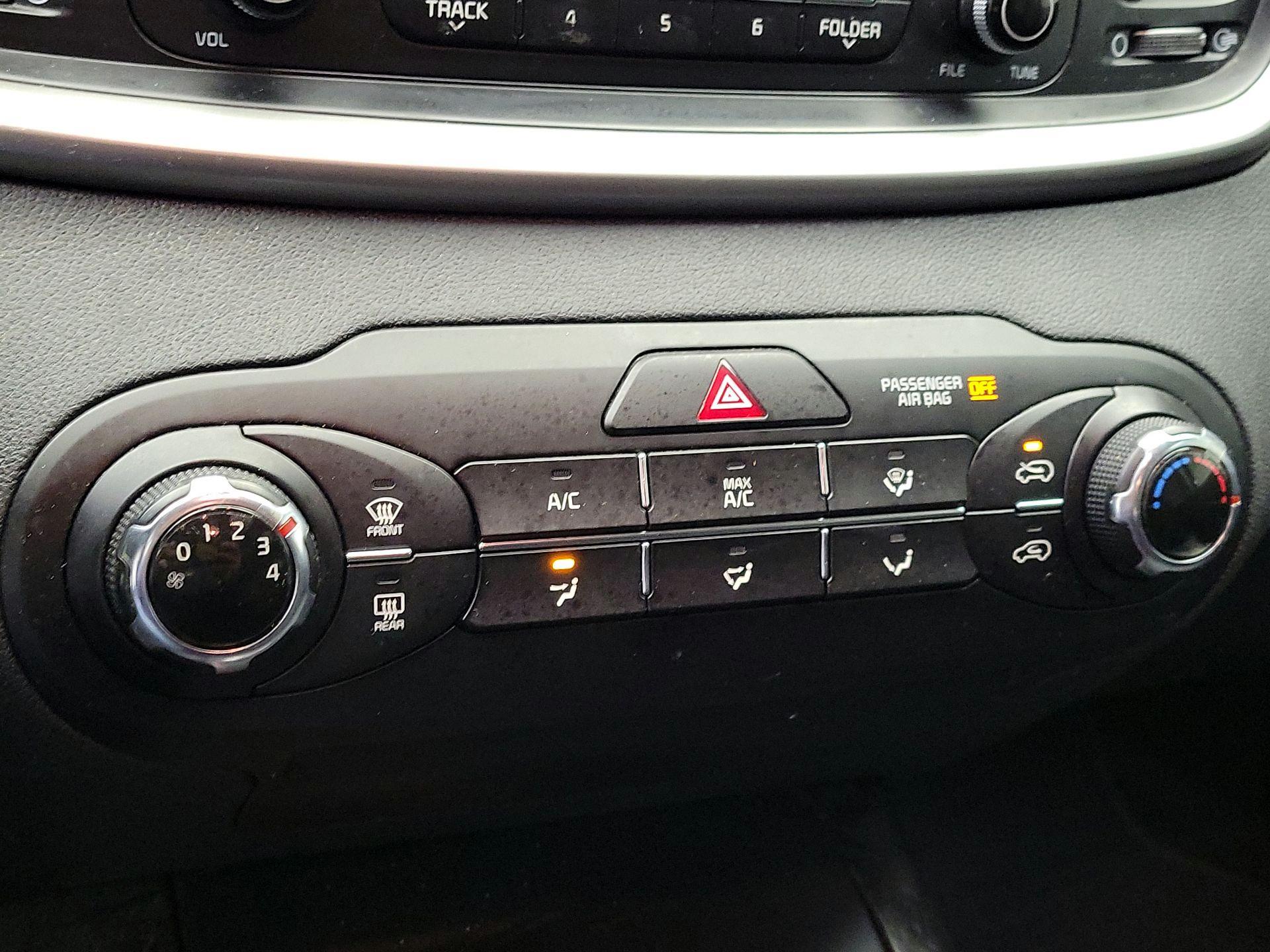 Thumbnail: 2017 Kia Sorento - 15