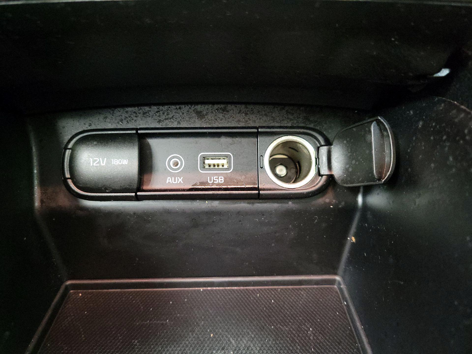 Thumbnail: 2017 Kia Sorento - 17