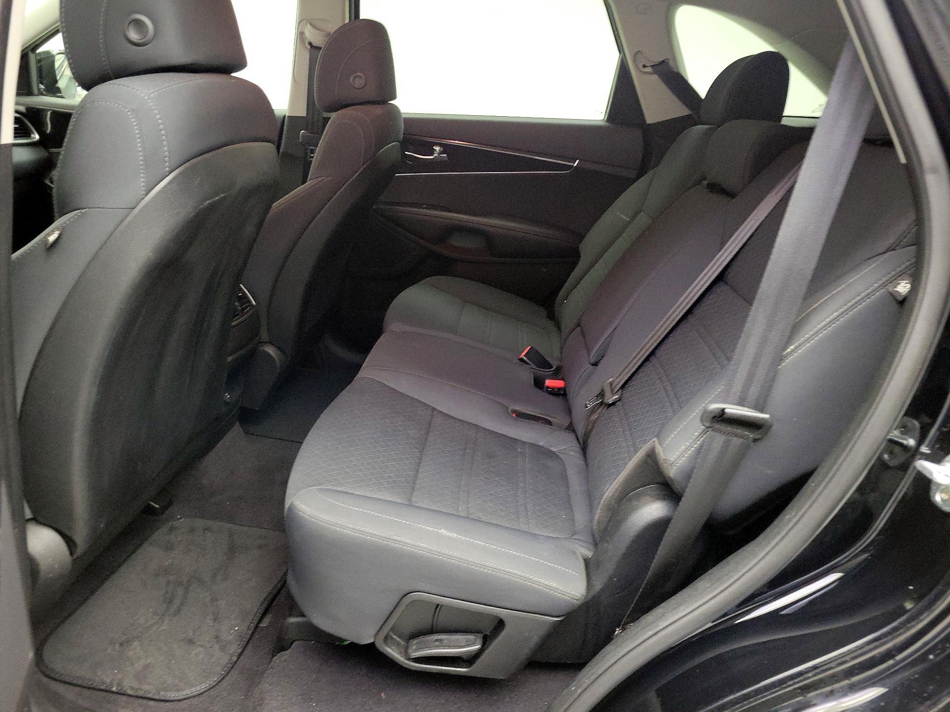 Thumbnail: 2017 Kia Sorento - 18