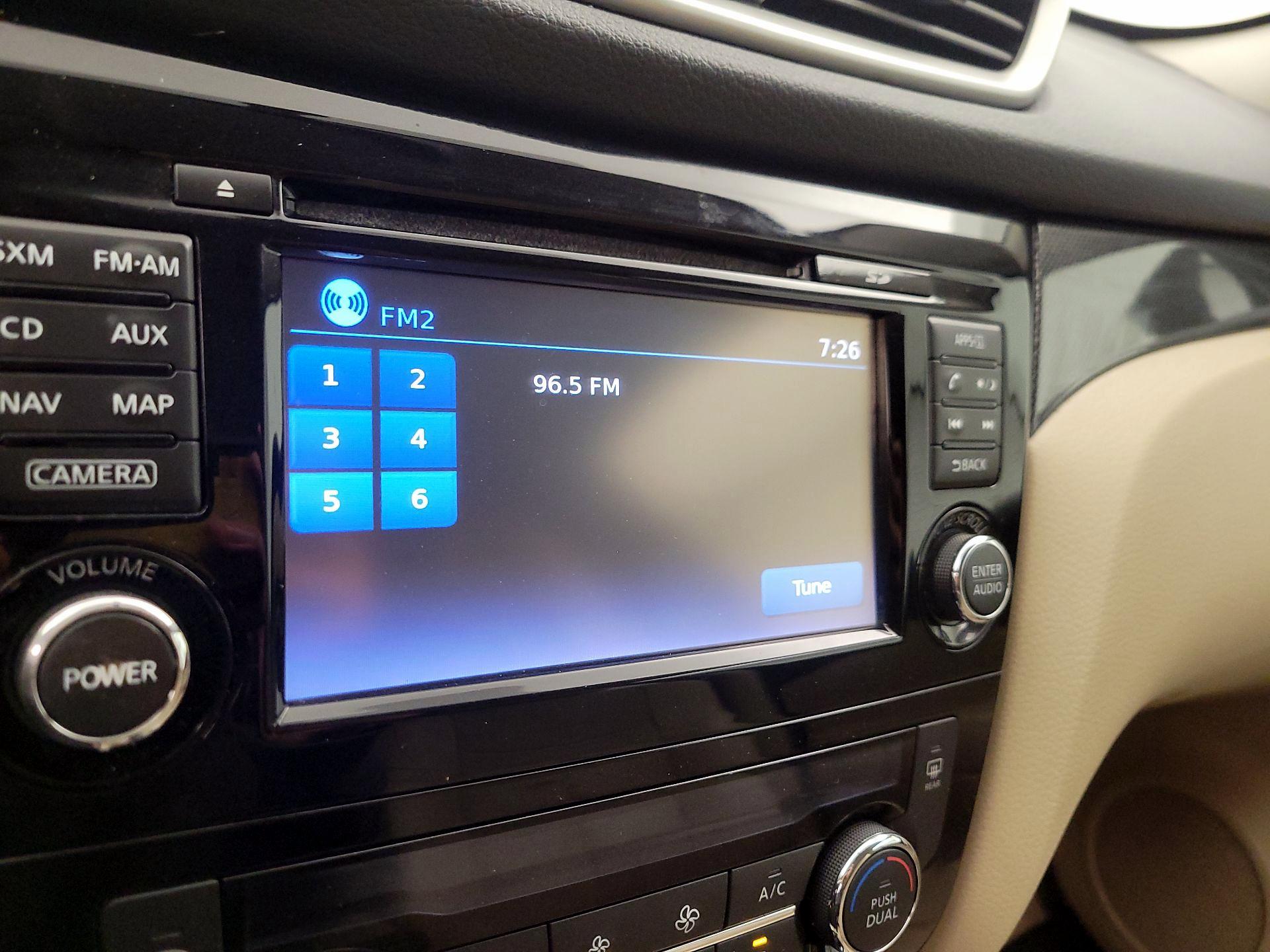 Thumbnail: 2016 Nissan Rogue - 16