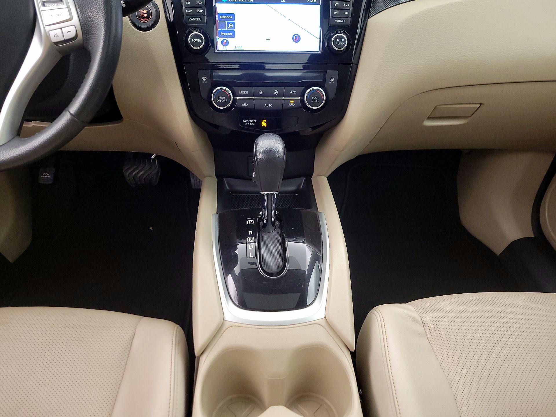 Thumbnail: 2016 Nissan Rogue - 18