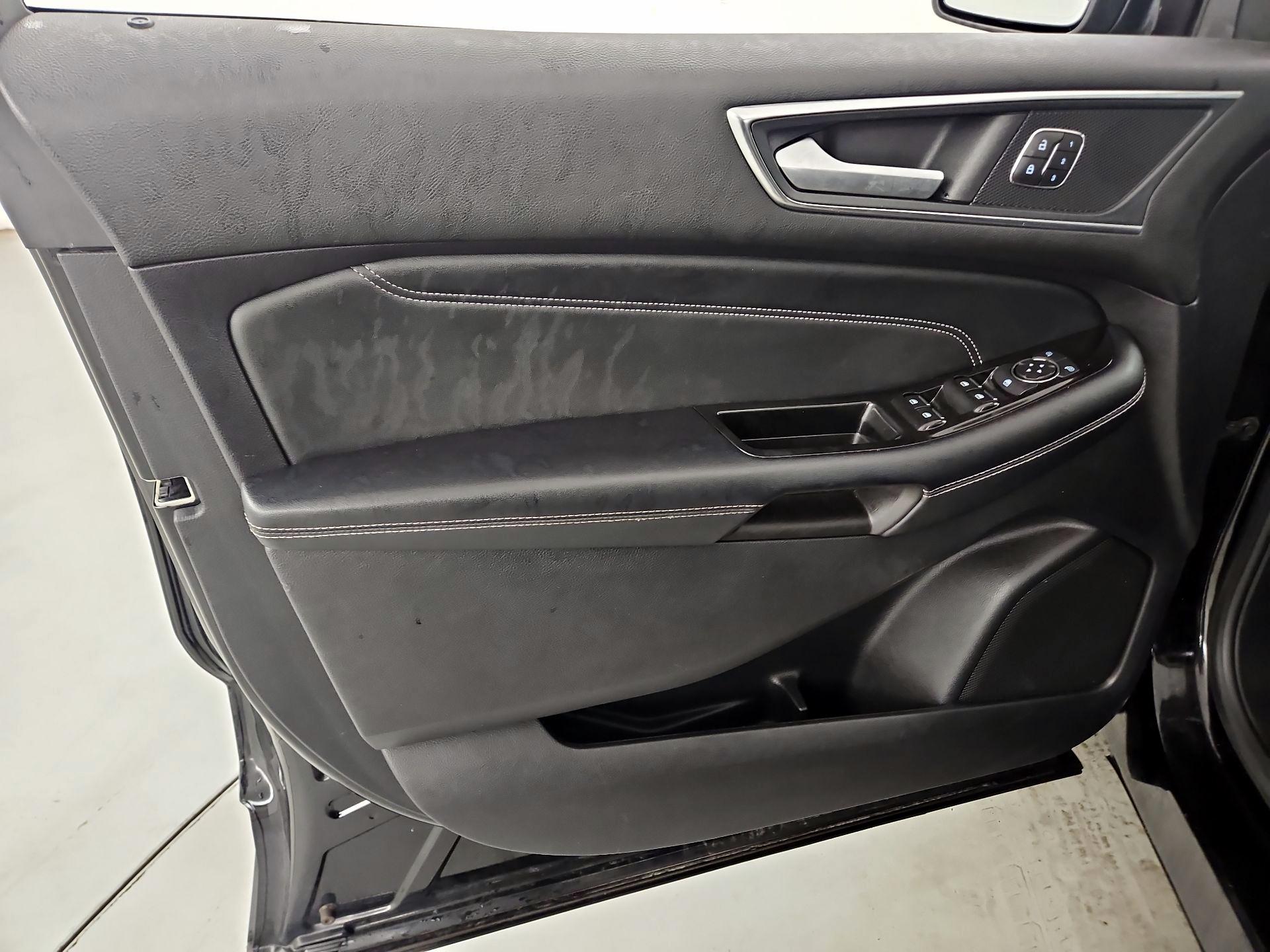 Thumbnail: 2018 Ford Edge - 12