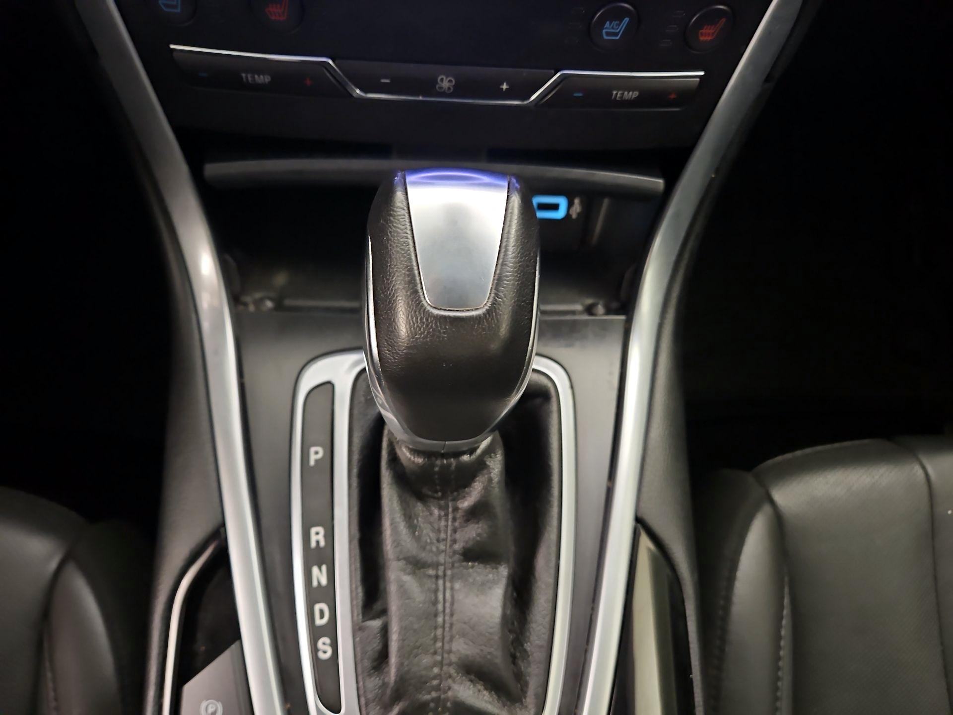 Thumbnail: 2018 Ford Edge - 18