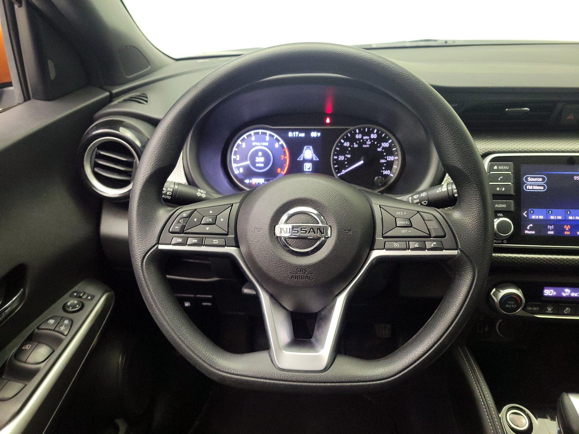 Thumbnail: 2020 Nissan Kicks - 10