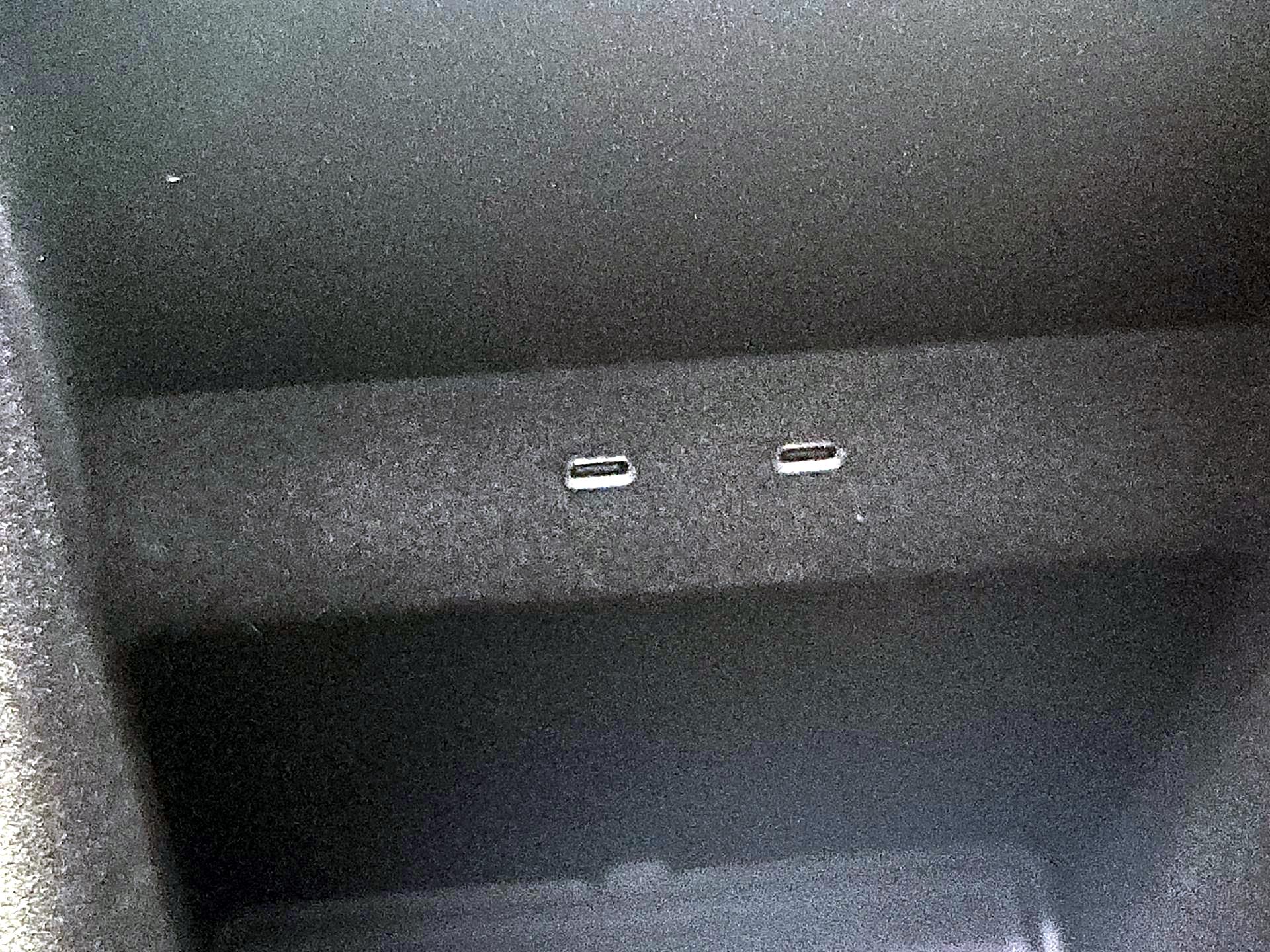 Thumbnail: 2024 Rivian R1S - 18