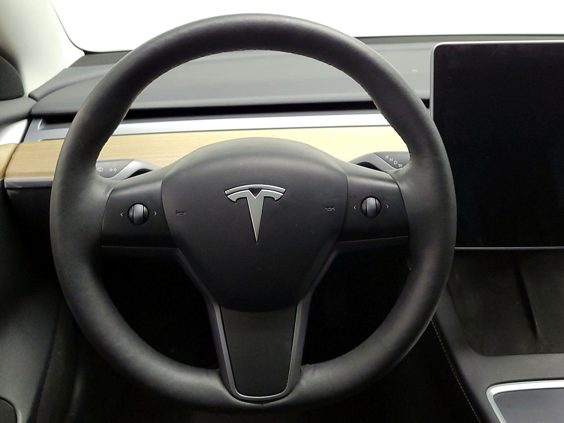 Thumbnail: 2023 Tesla Model 3 - 10