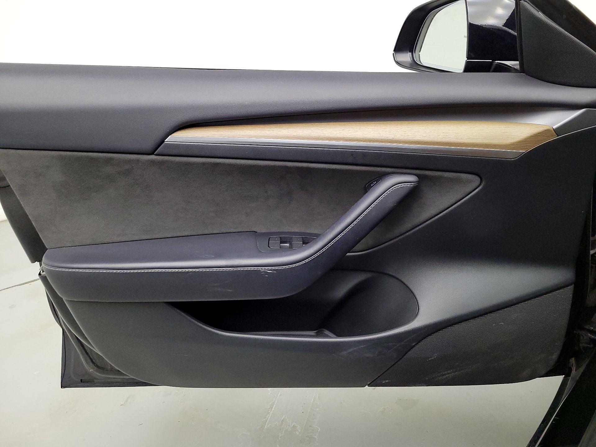 Thumbnail: 2023 Tesla Model 3 - 12