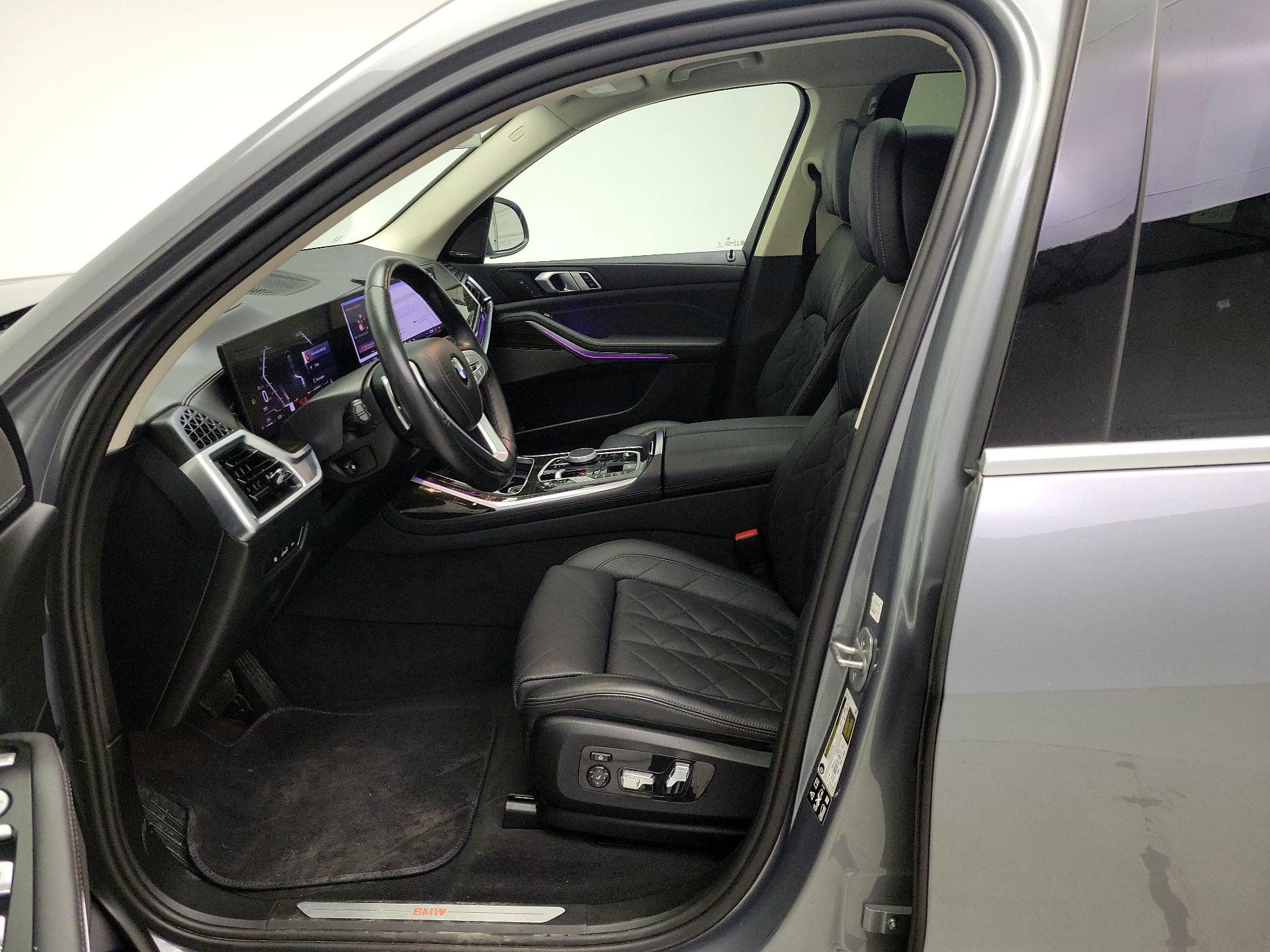 Thumbnail: 2025 BMW X7 - 11