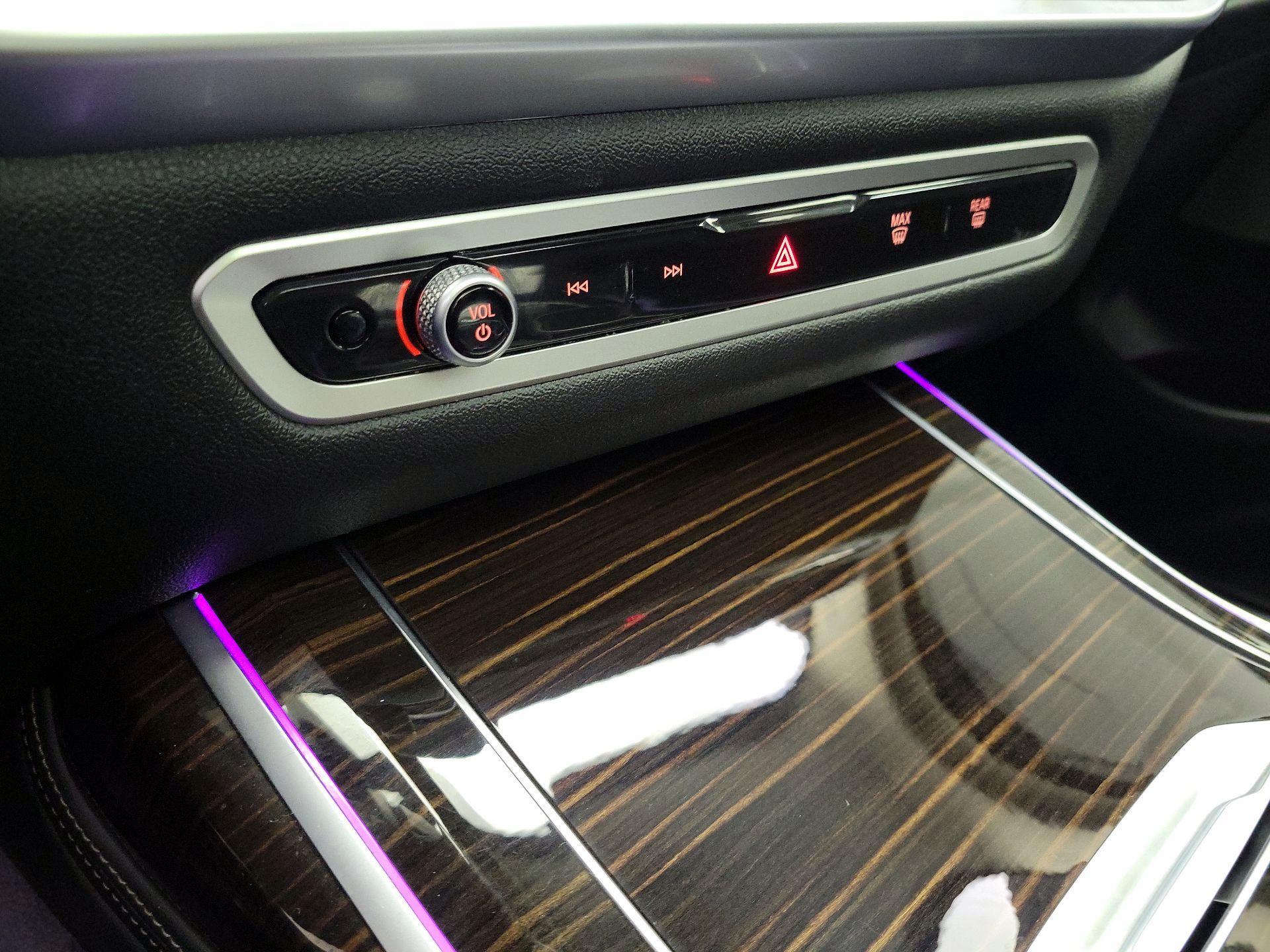 Thumbnail: 2025 BMW X7 - 17