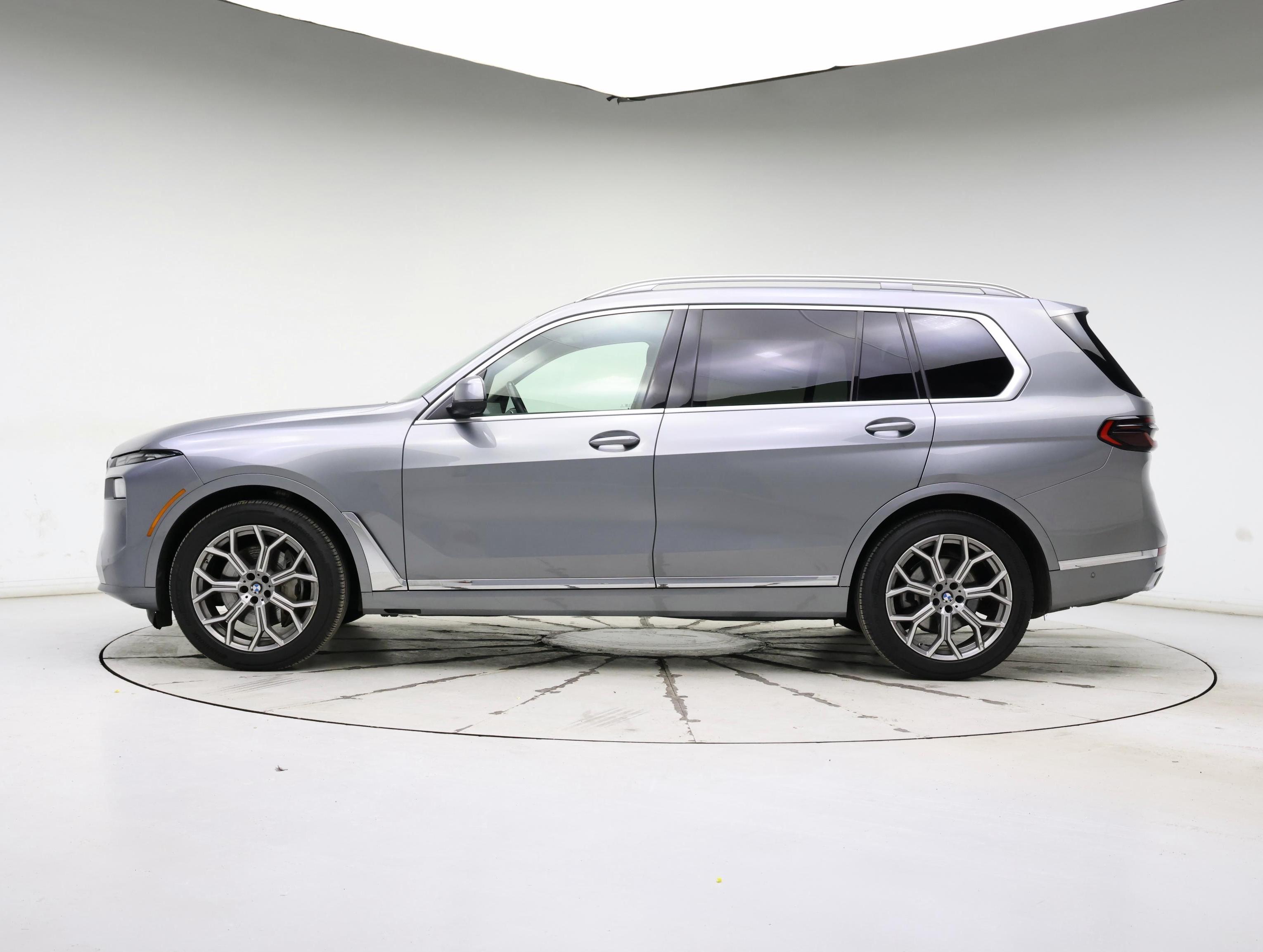 Thumbnail: 2025 BMW X7 - 3