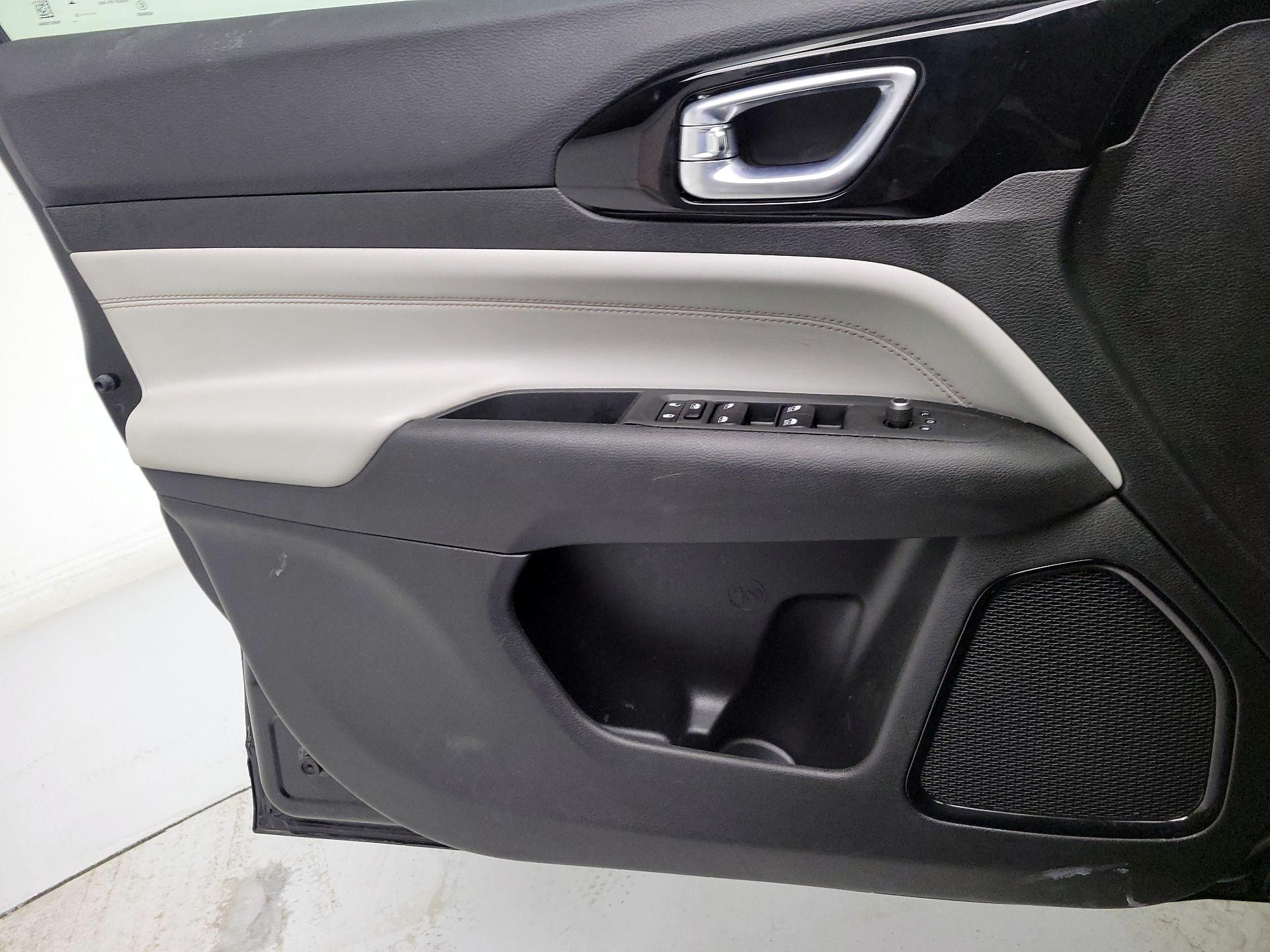 Thumbnail: 2023 Jeep Compass - 12