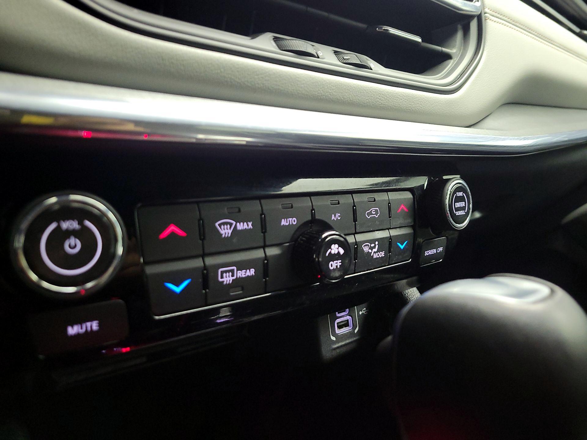 Thumbnail: 2023 Jeep Compass - 14