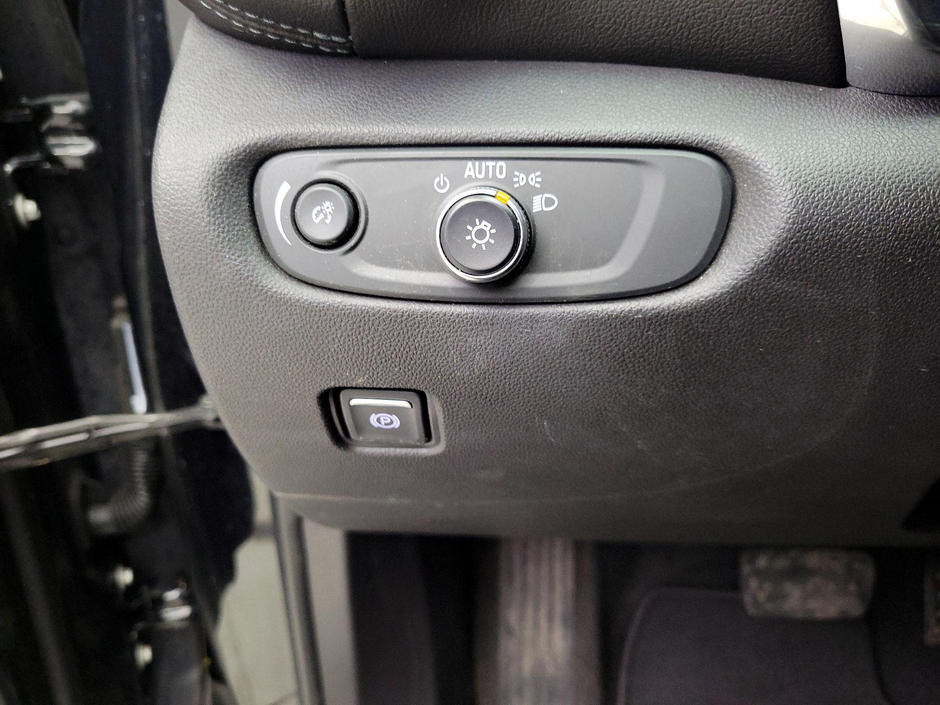 Thumbnail: 2020 Chevrolet Blazer - 13