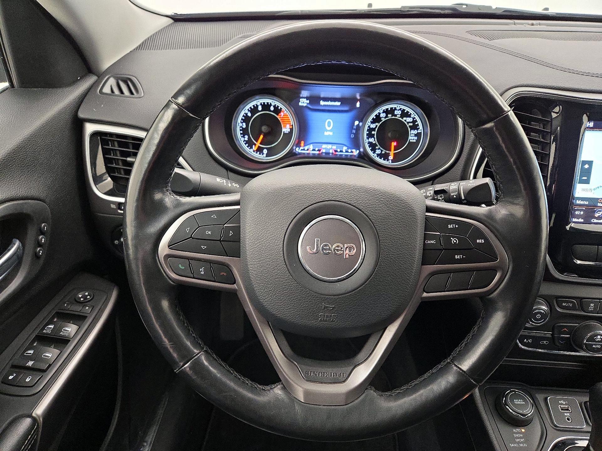 Thumbnail: 2020 Jeep Cherokee - 10