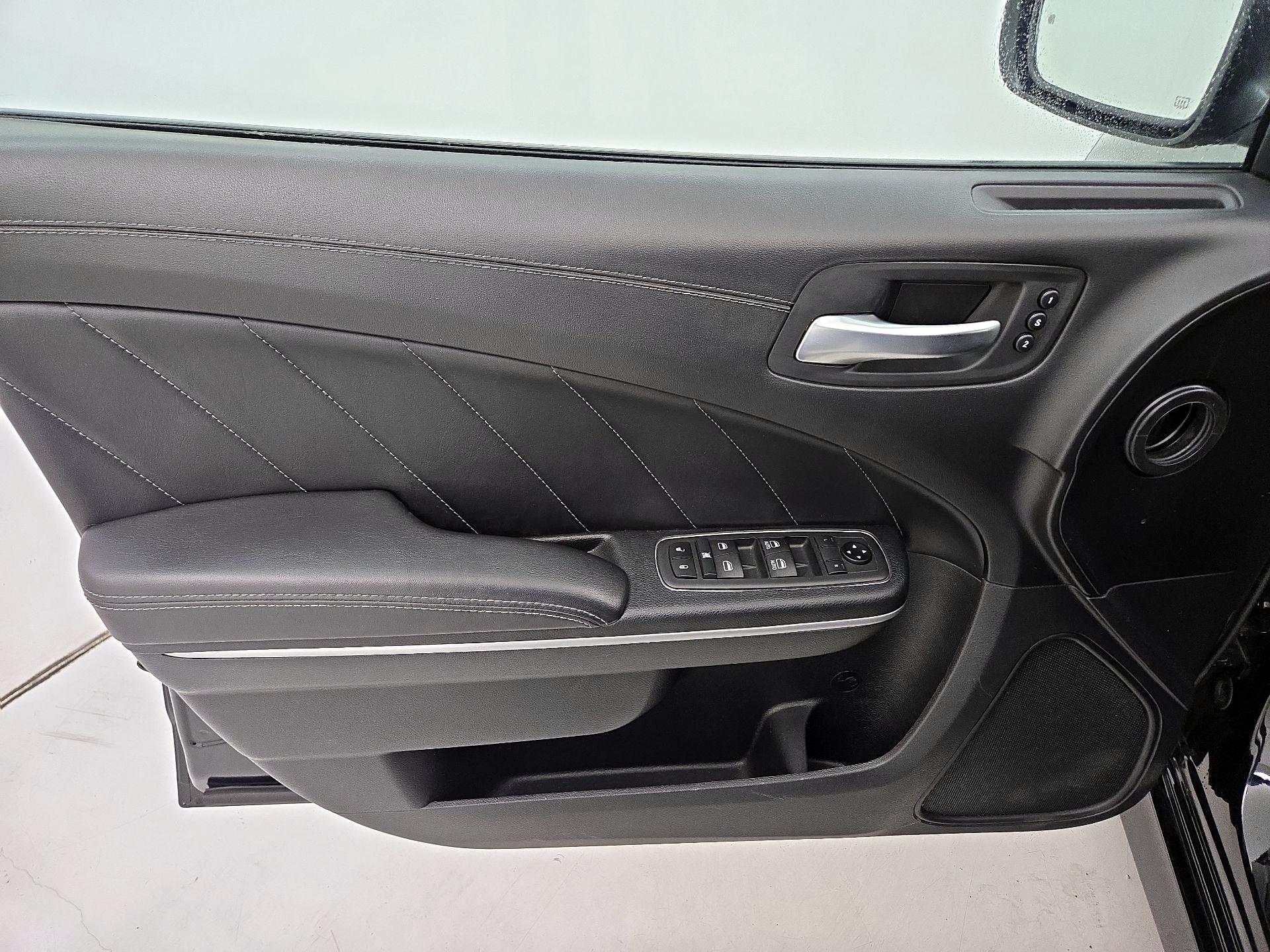 Thumbnail: 2020 Dodge Charger - 12