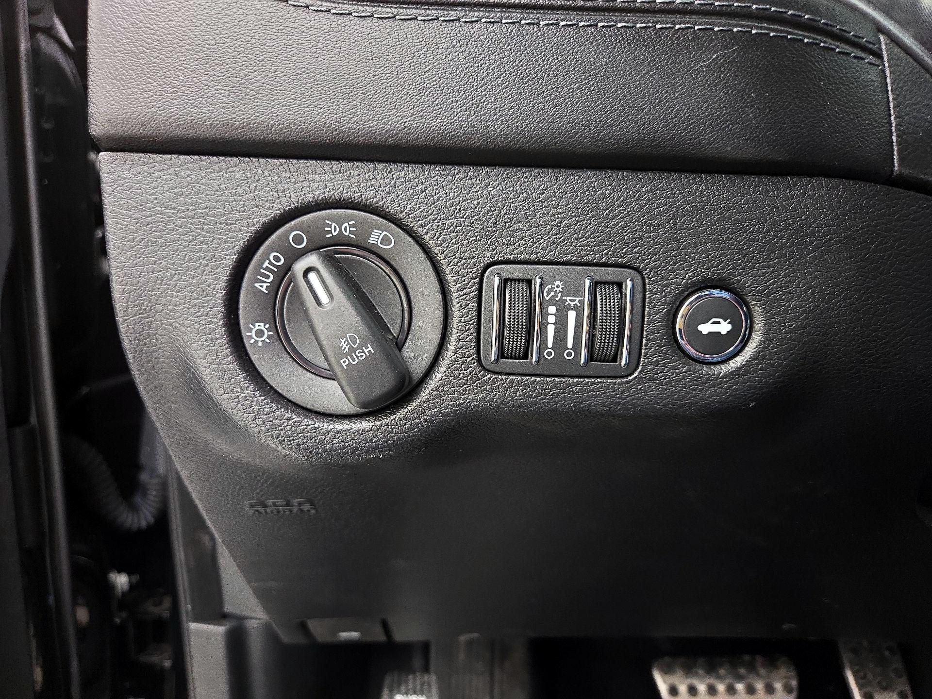 Thumbnail: 2020 Dodge Charger - 13