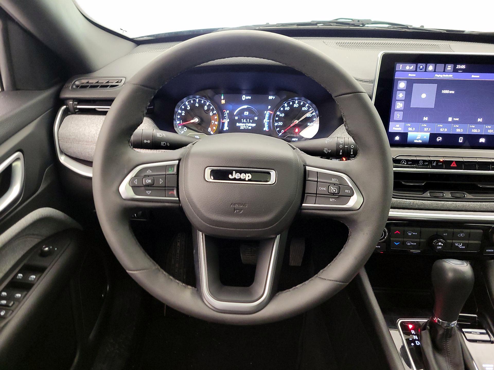 Thumbnail: 2023 Jeep Compass - 10