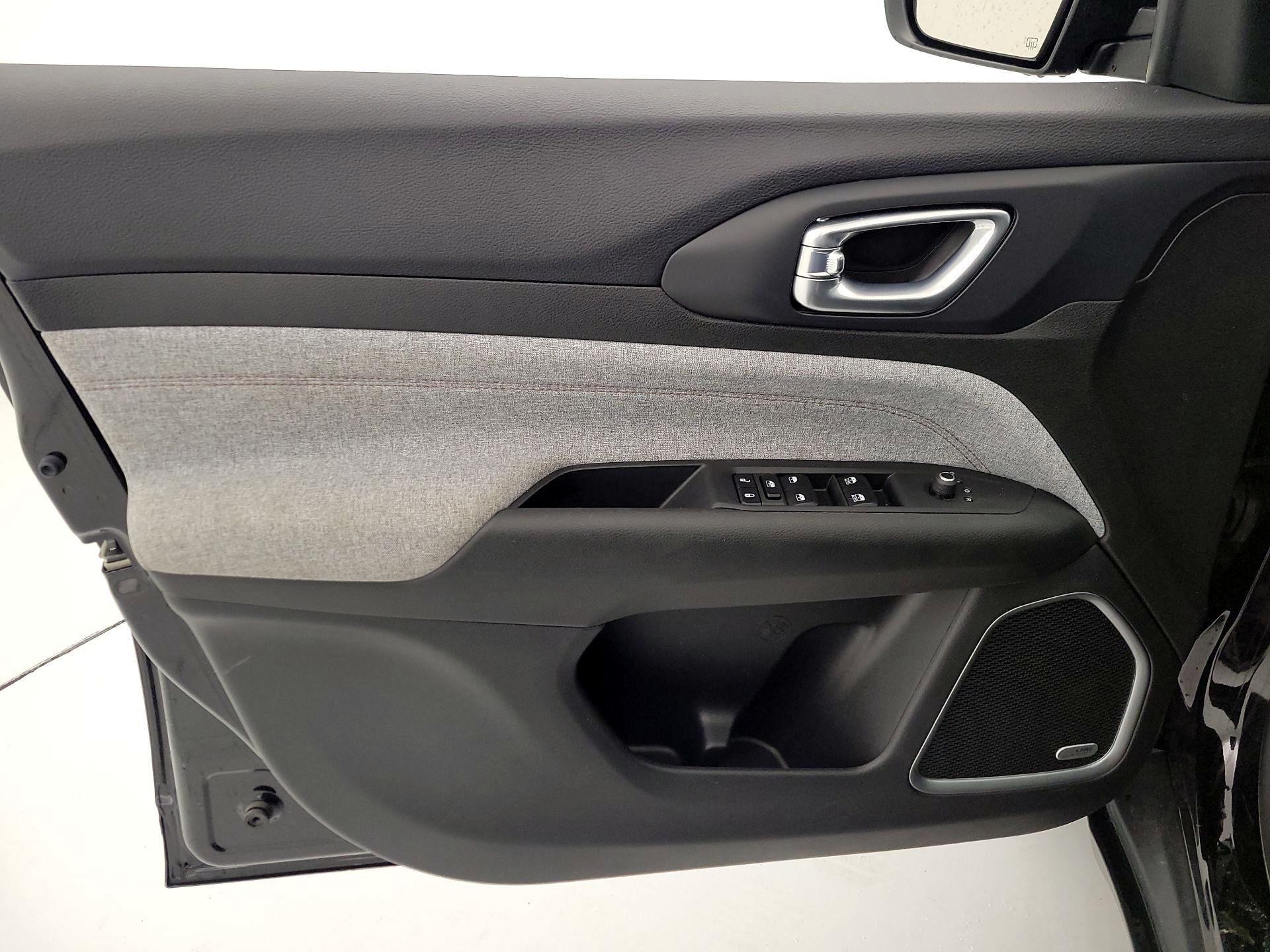 Thumbnail: 2023 Jeep Compass - 12