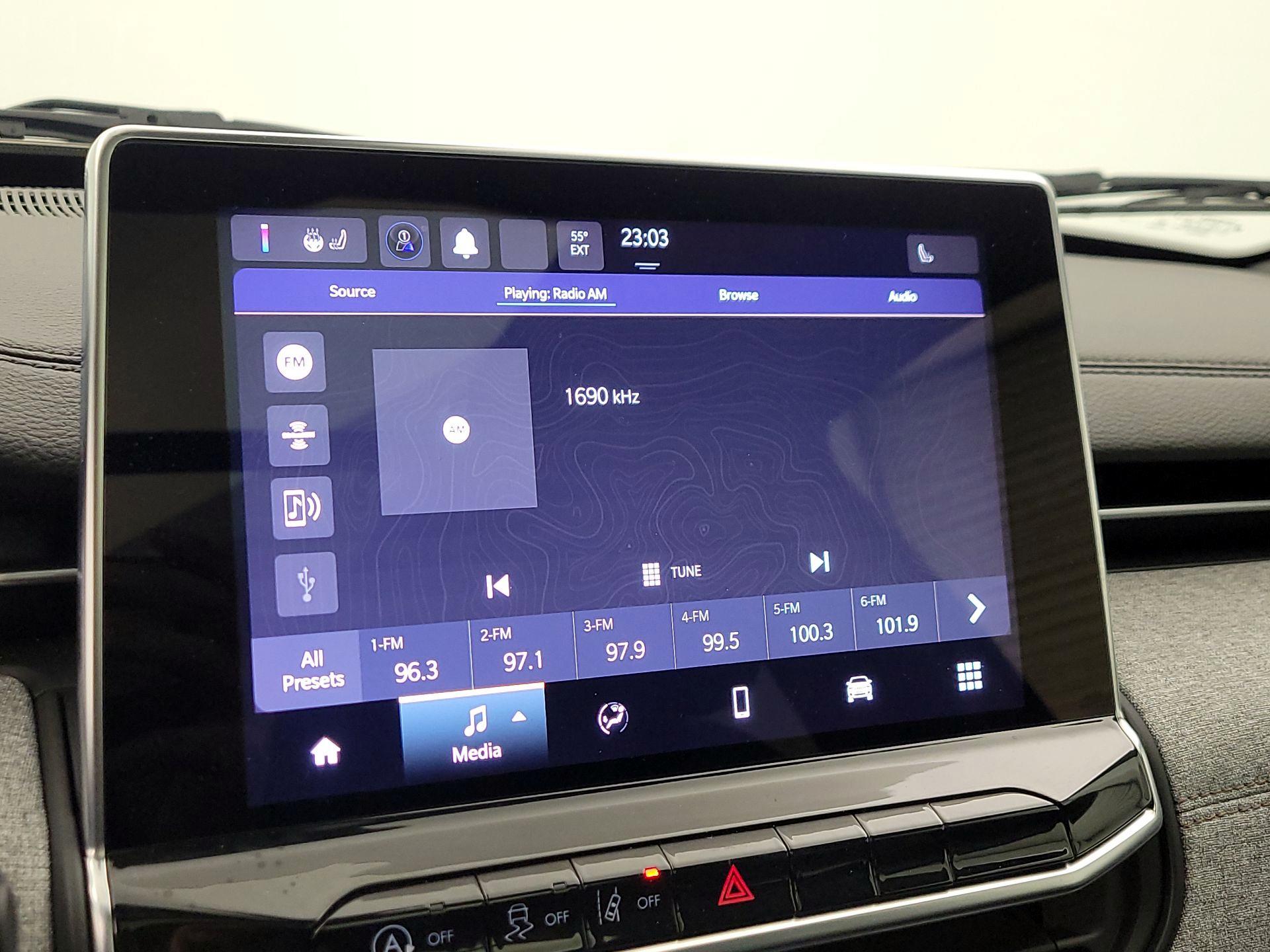 Thumbnail: 2023 Jeep Compass - 15