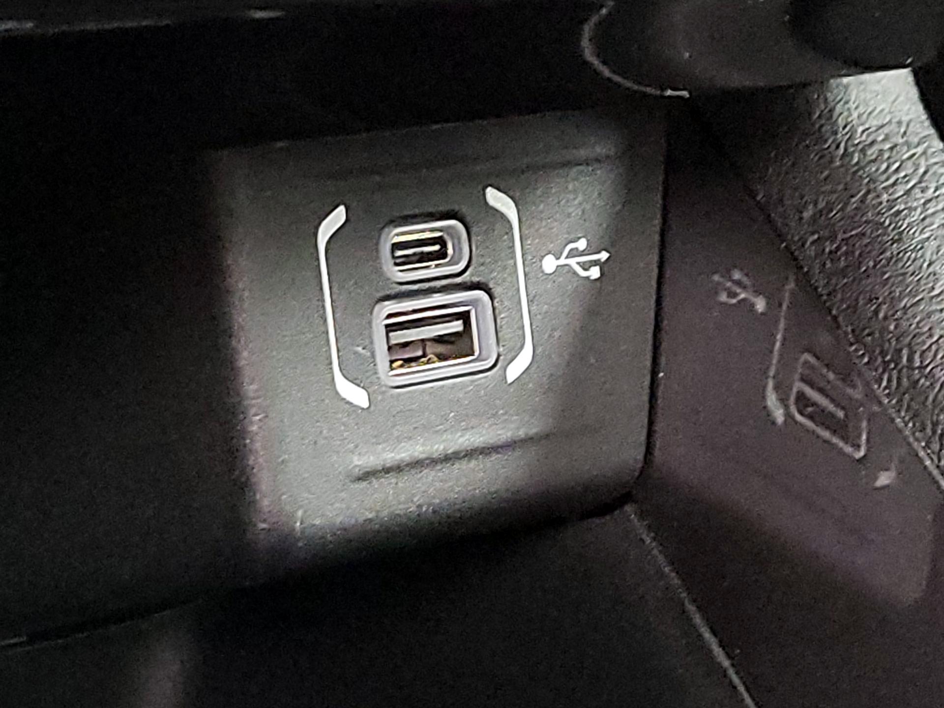 Thumbnail: 2023 Jeep Compass - 18