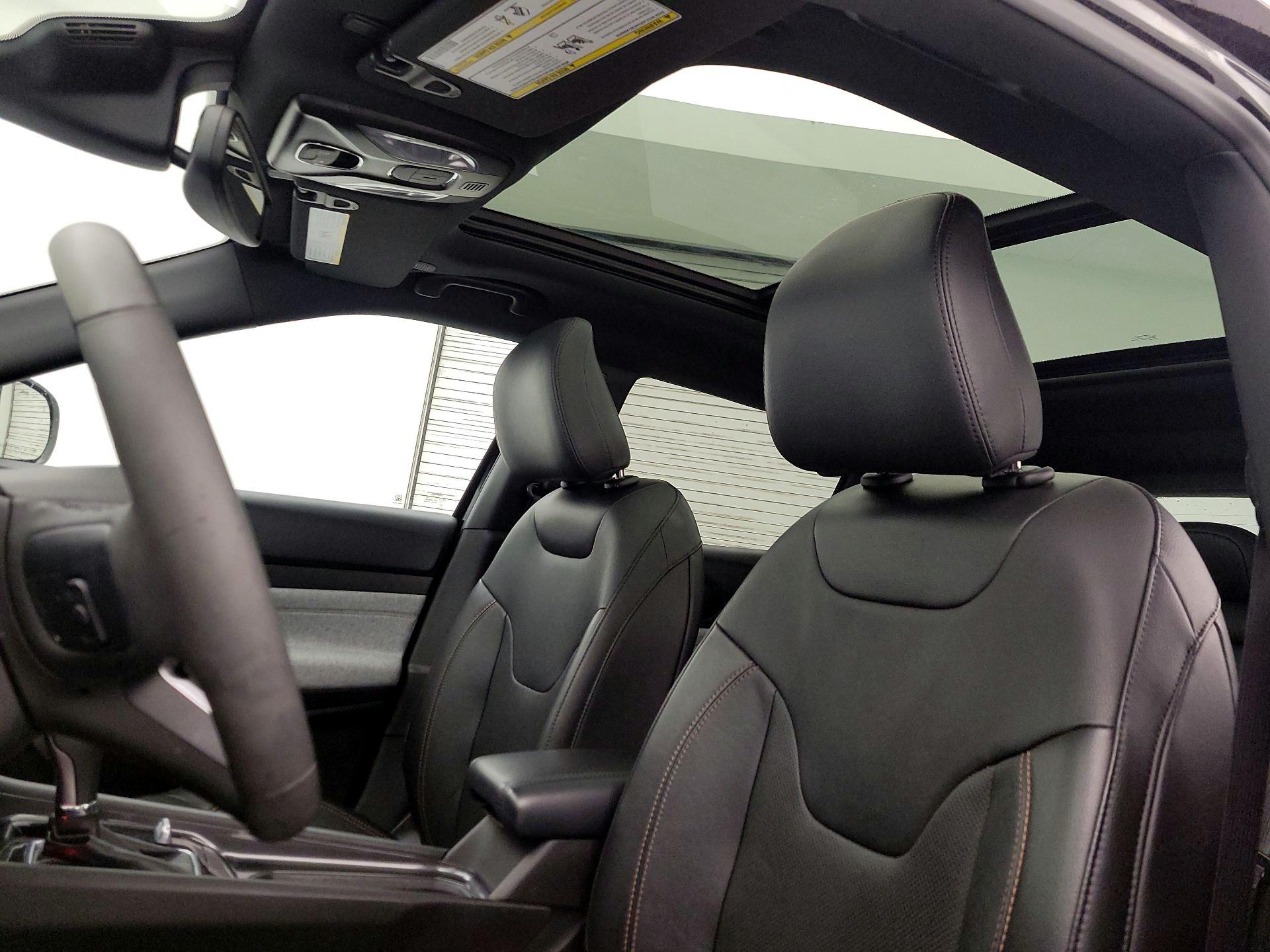 Thumbnail: 2023 Jeep Compass - 19