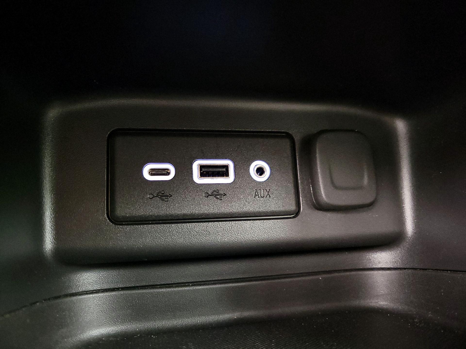 Thumbnail: 2020 Chevrolet Equinox - 18