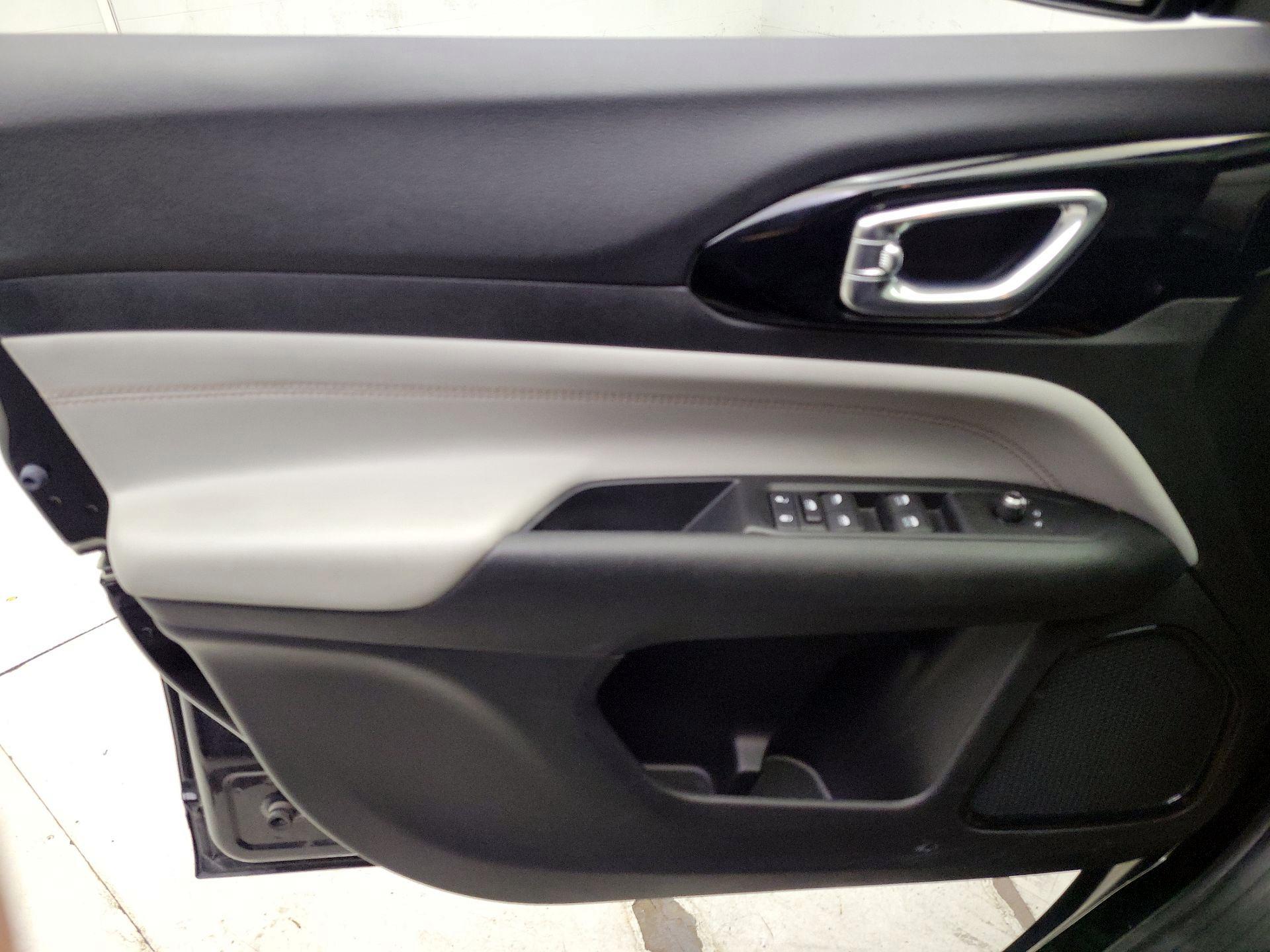 Thumbnail: 2022 Jeep Compass - 12