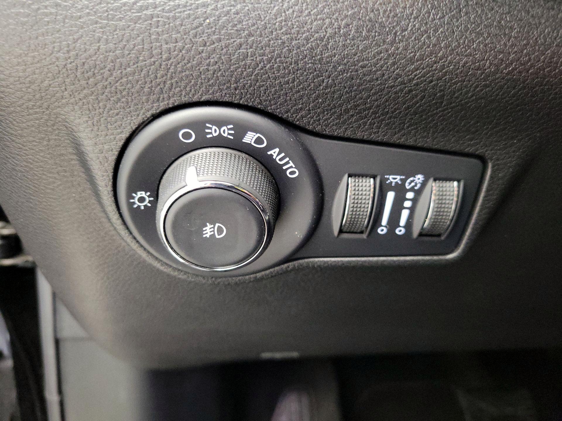 Thumbnail: 2022 Jeep Compass - 13