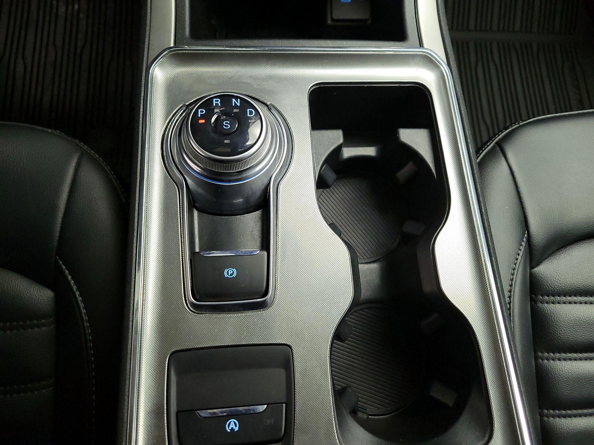 Thumbnail: 2022 Ford Edge - 17