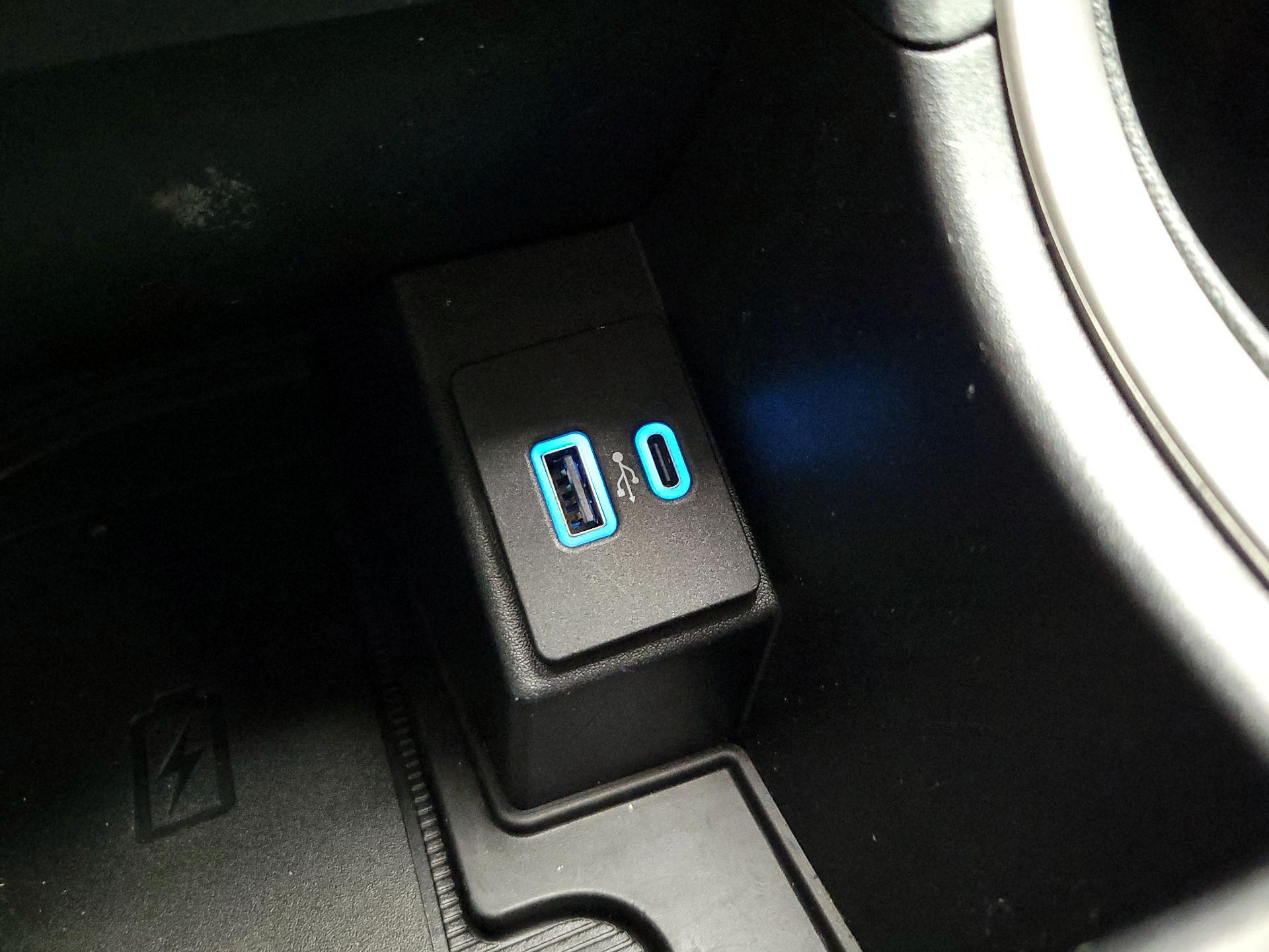 Thumbnail: 2022 Ford Edge - 18