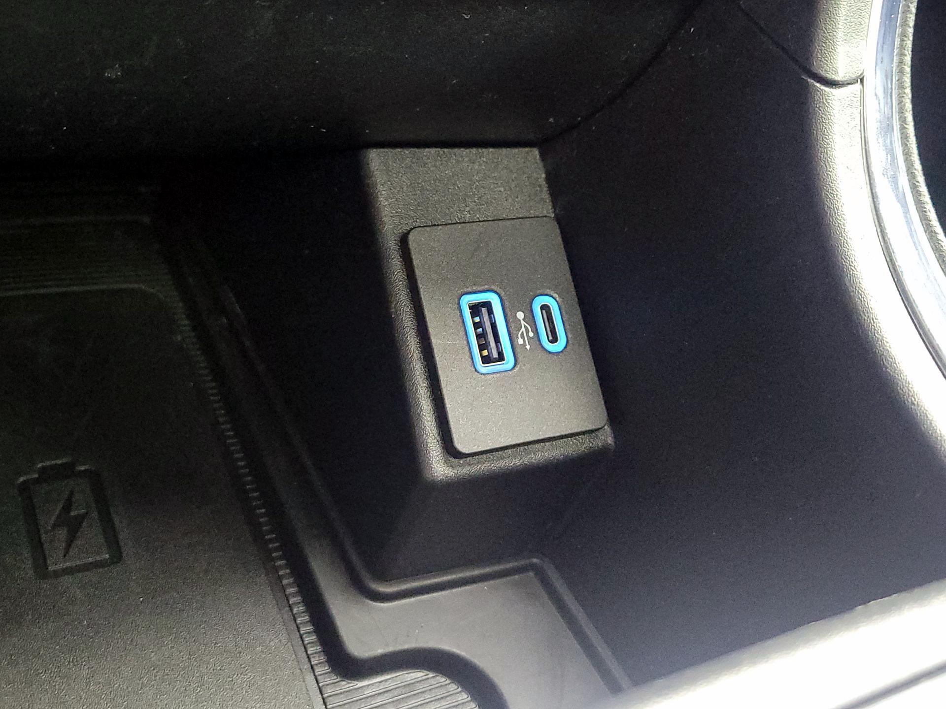 Thumbnail: 2022 Ford Edge - 19