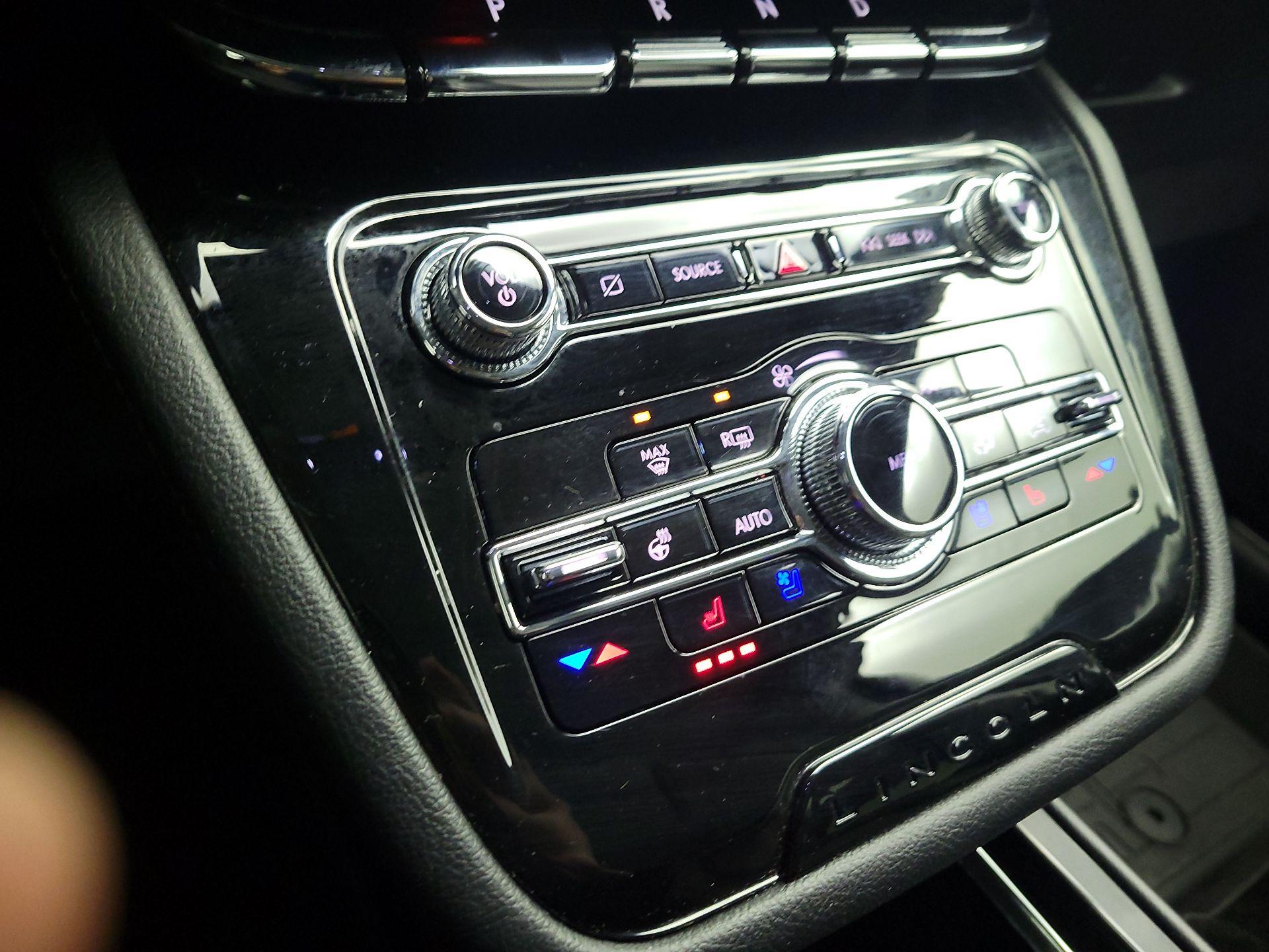 Thumbnail: 2022 Lincoln Corsair - 14