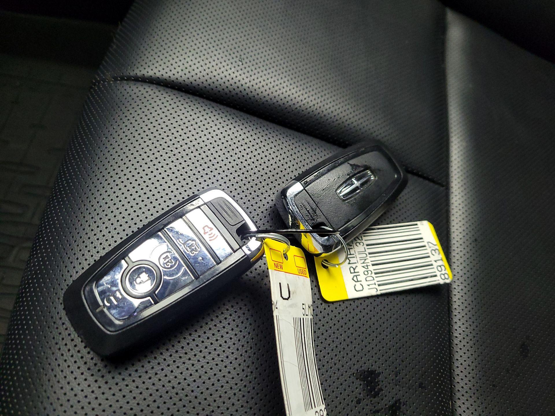 Thumbnail: 2022 Lincoln Corsair - 18