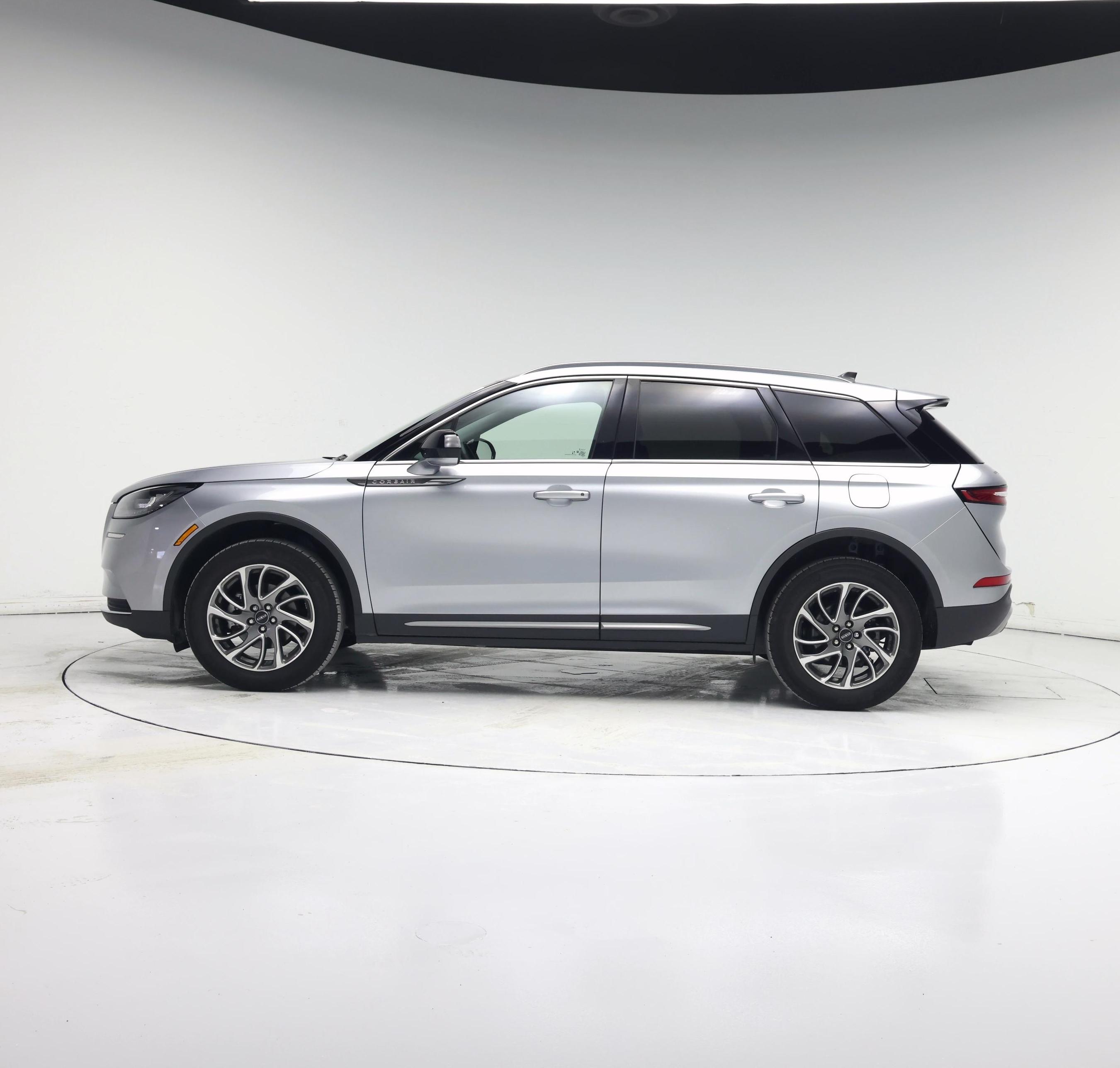 Thumbnail: 2022 Lincoln Corsair - 3