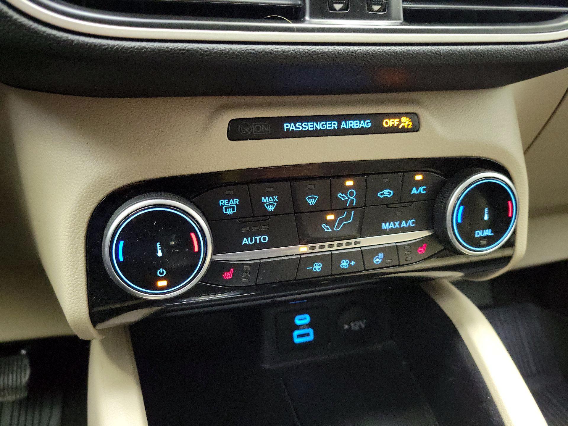 Thumbnail: 2022 Ford Escape - 16