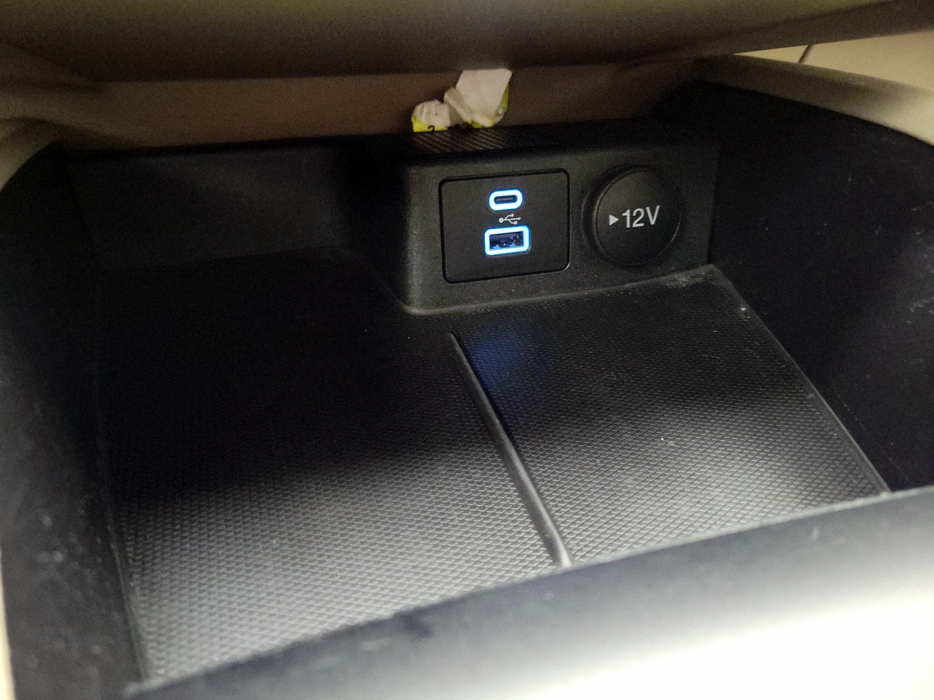 Thumbnail: 2022 Ford Escape - 18