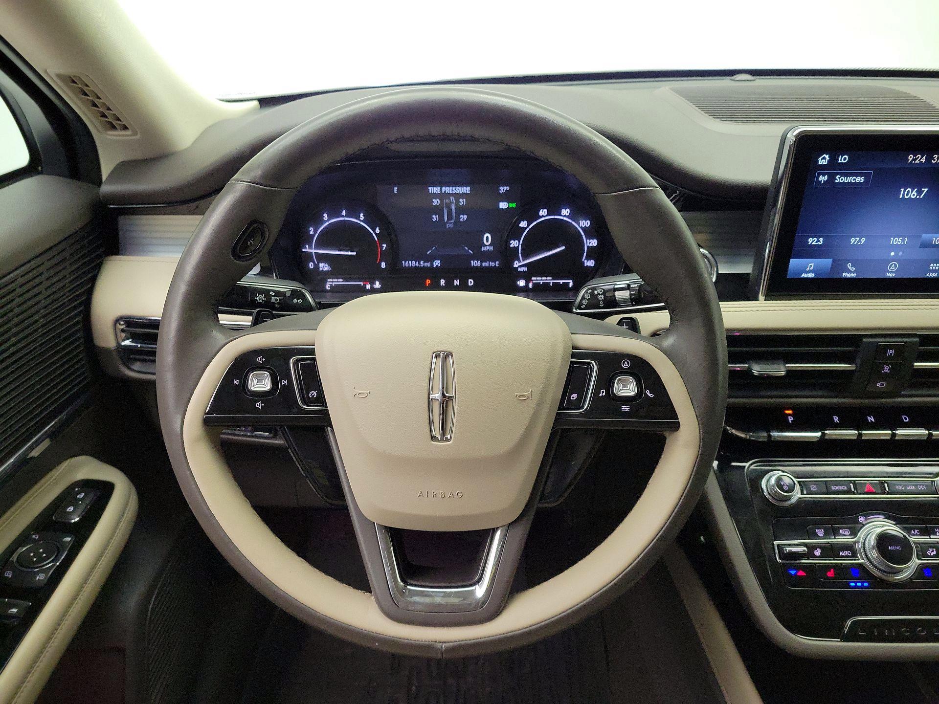 Thumbnail: 2022 Lincoln Corsair - 10